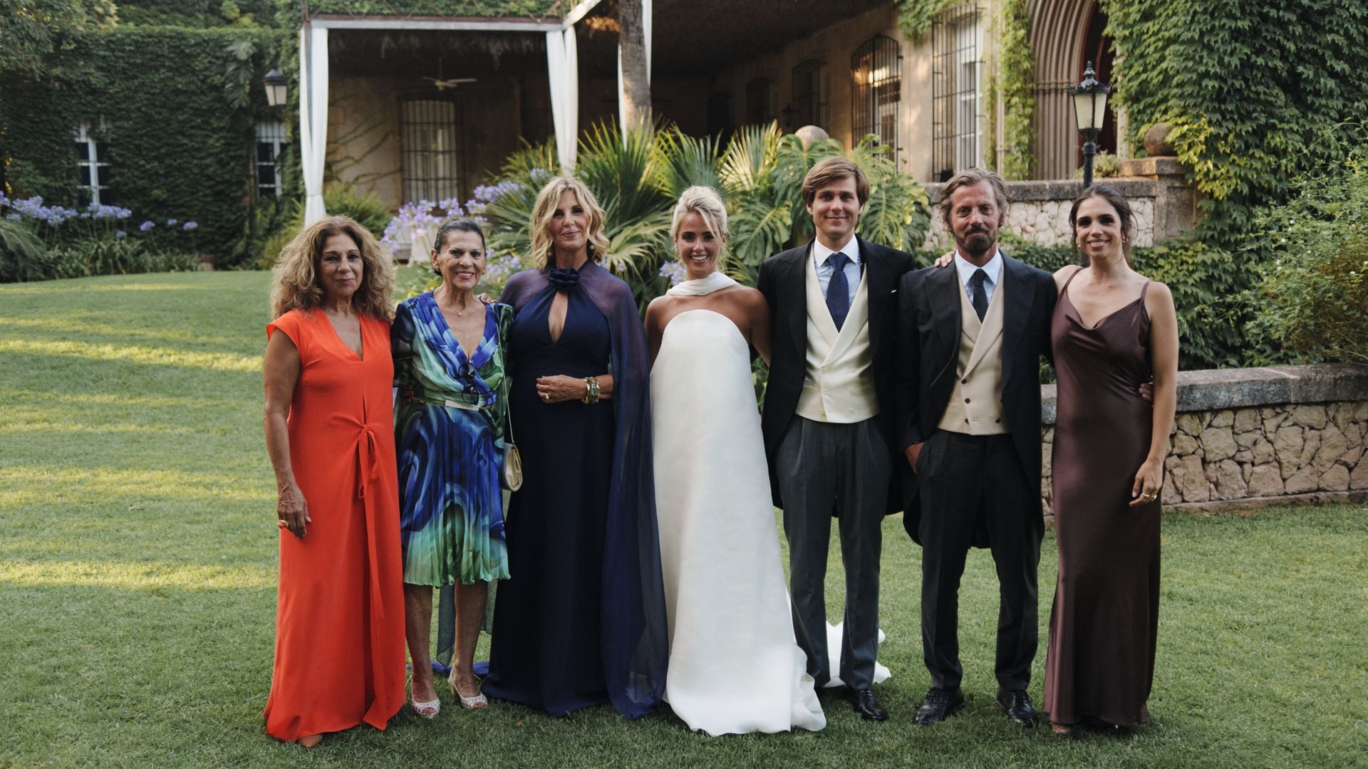LA DIVERTIDA BODA FLAMENCA DE   PATY SÁNCHEZ-FLORES Y JAVIER MILLET  DOS DÍAS DE CELEBRACIONES Y EL CARIÑO DE LA FAMILIA FLORES