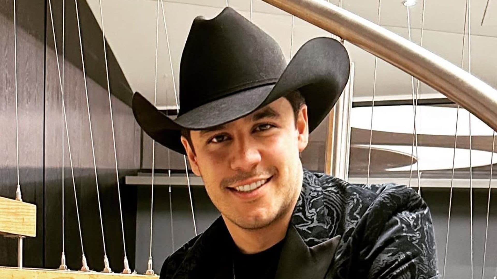 Lalo Capetillo sufre accidente durante recorrido en moto por la nieve 
