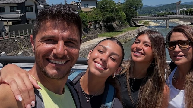 Joaquín, con su familia