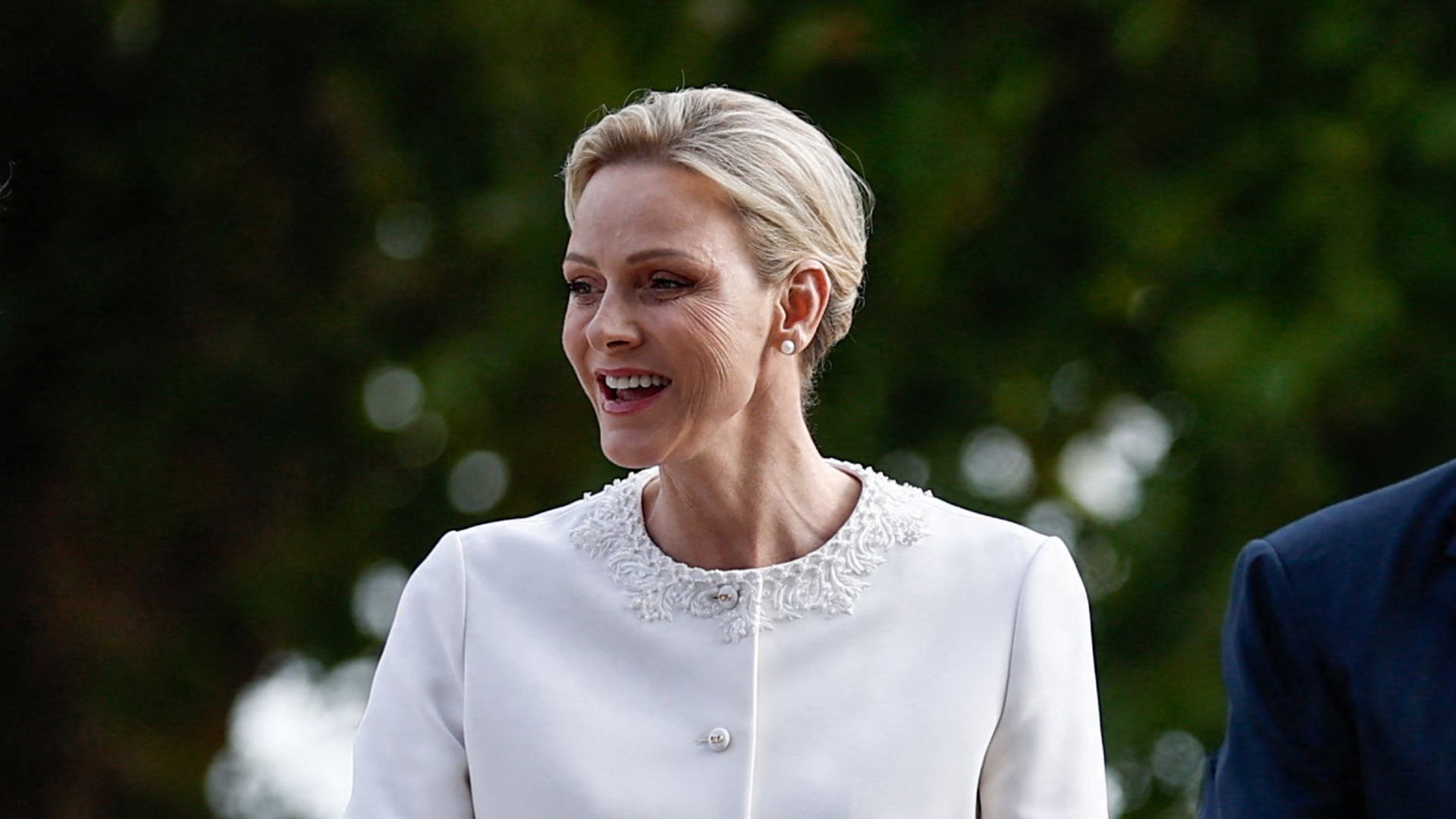 Charlene de Mónaco, impecable de blanco ante el papa León XIV: "Se desmarca de lo clásico y sigue los pasos de la reina Sofía"