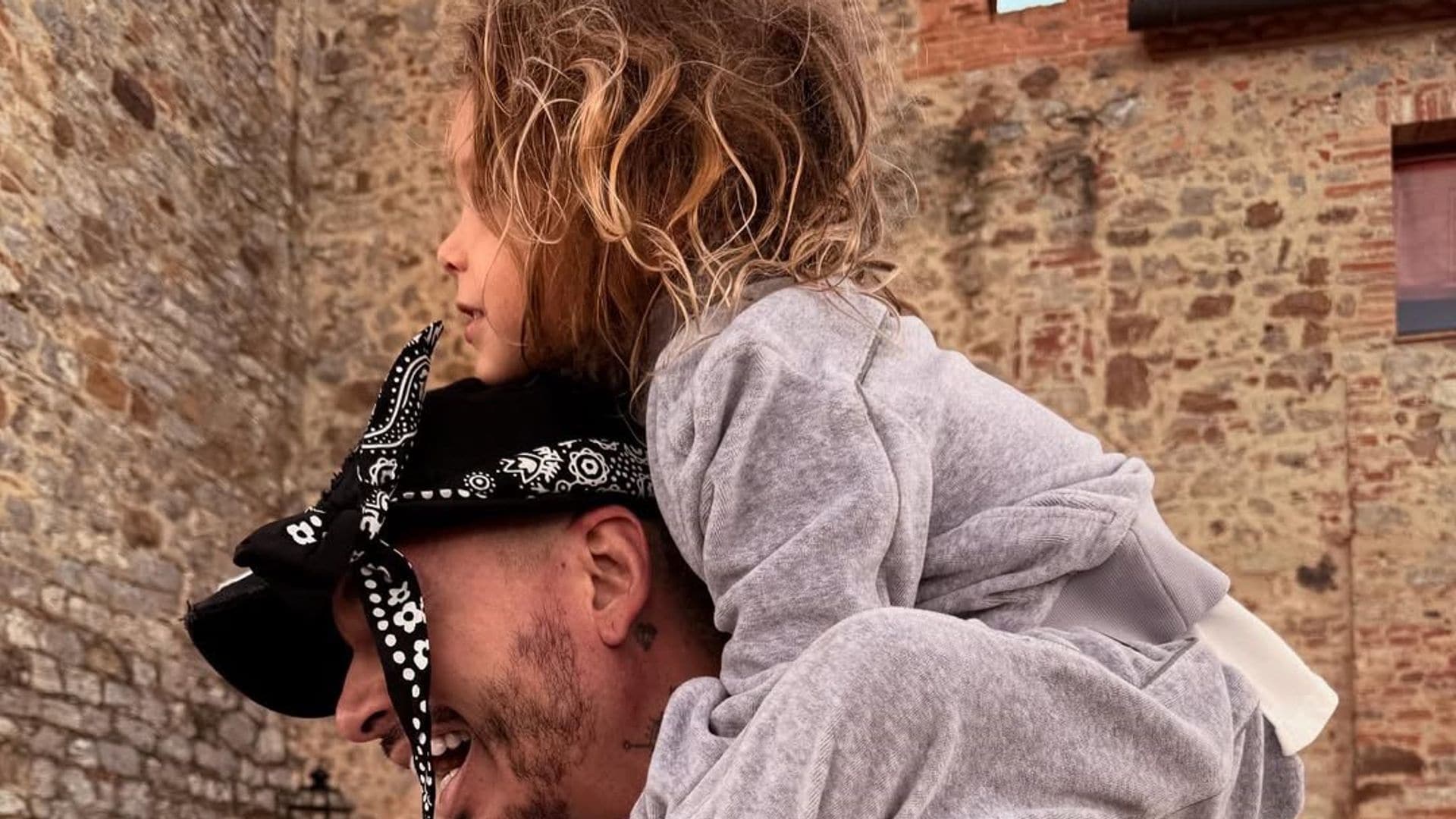 J Balvin muestra su lado más divertido junto a su hijo Río