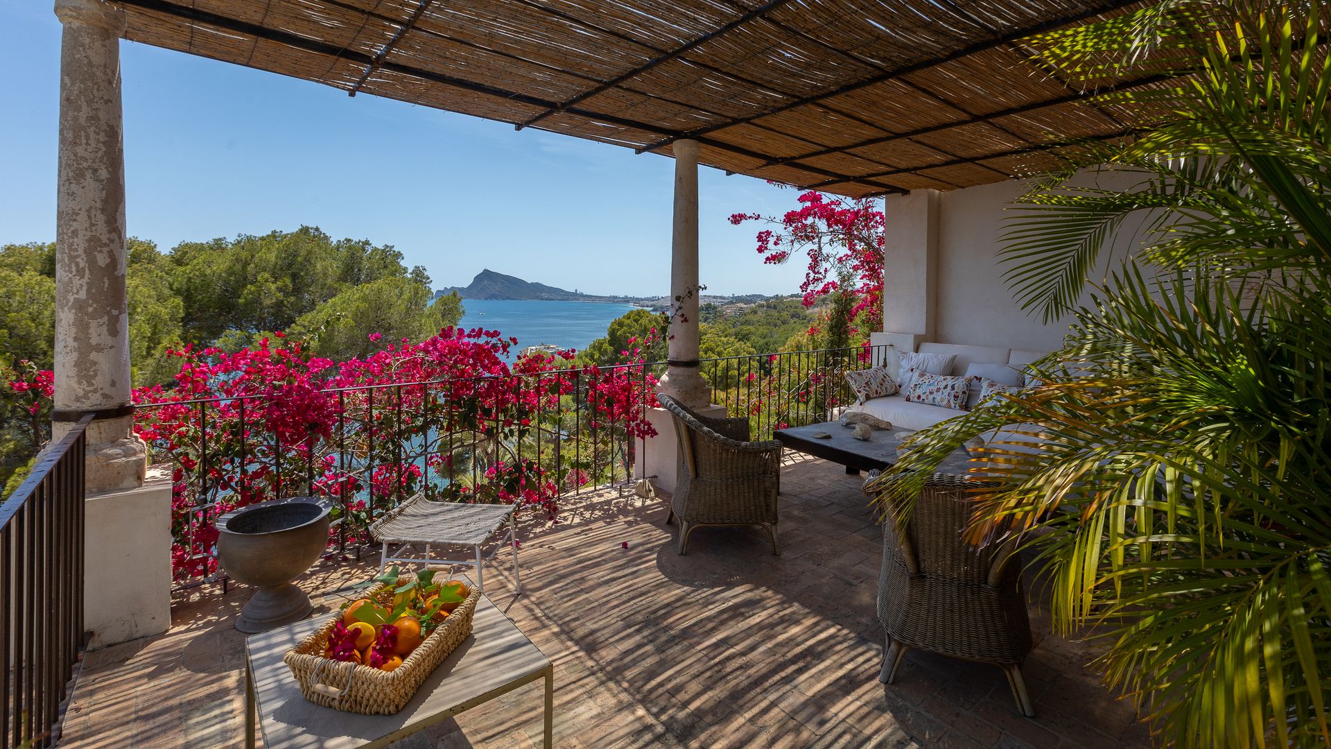 10 ideas para una terraza cómoda, funcional y llena de estilo para pasar el verano
