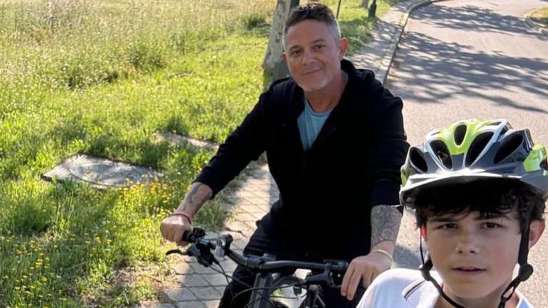Alejandro Sanz celebra los 13 años de su hijo Dylan, quien es su vivo retrato