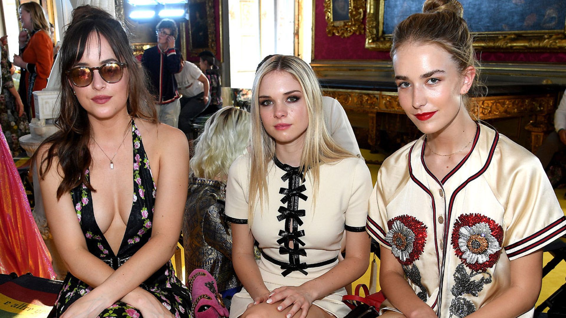 Stella Banderas y Grace Johnson forman equipo junto a su orgullosa hermana en común, Dakota