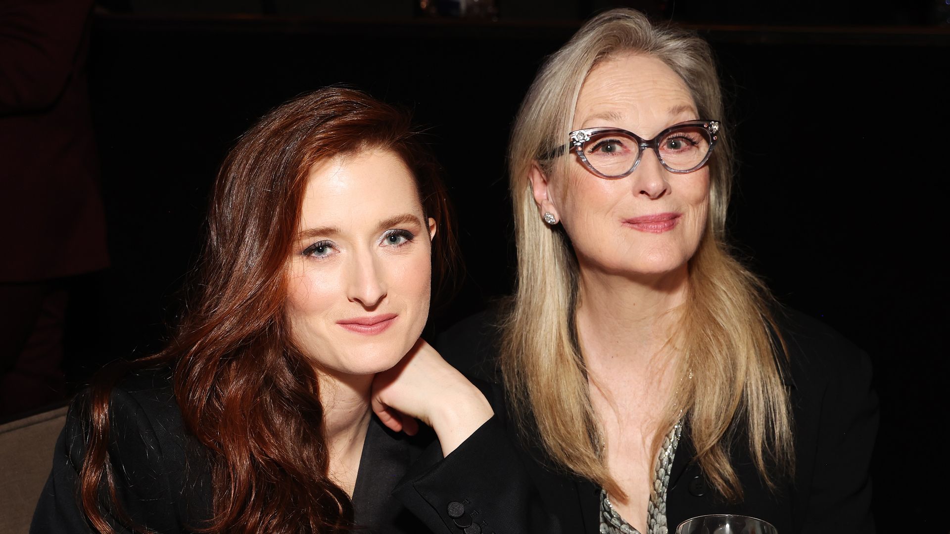Grace Gummer, hija de Meryl Streep, revela que está embarazada en una glamurosa fiesta exclusiva junto a su marido