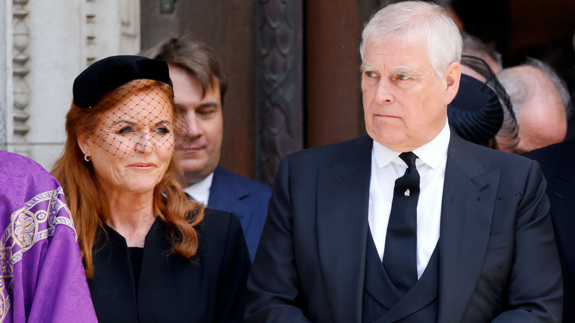 Los Windsor temen otra entrevista del siglo: Sarah Ferguson "está considerando ofertas de seis cifras" para contar su versión de la historia