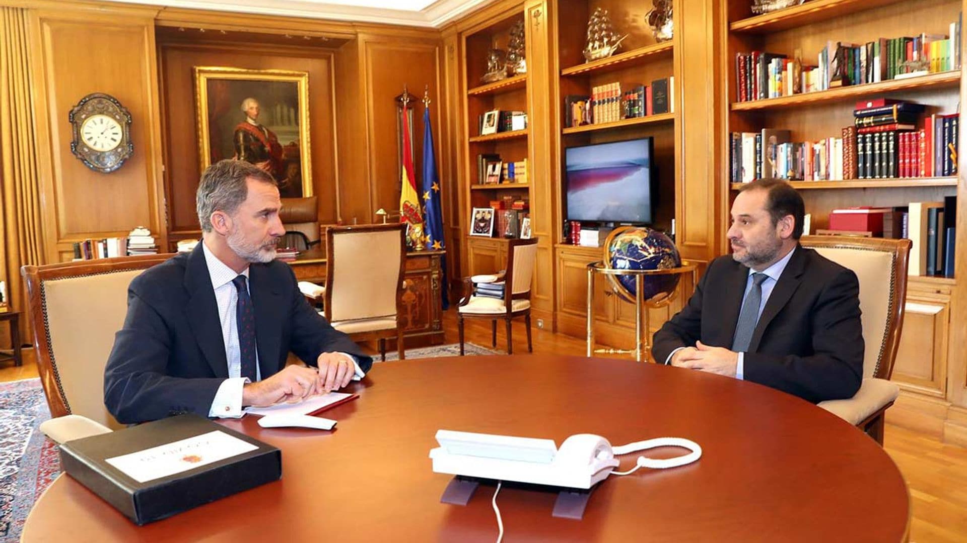 El trabajo de los Reyes no se detiene por el coronavirus: reunión en Zarzuela y muchas llamadas