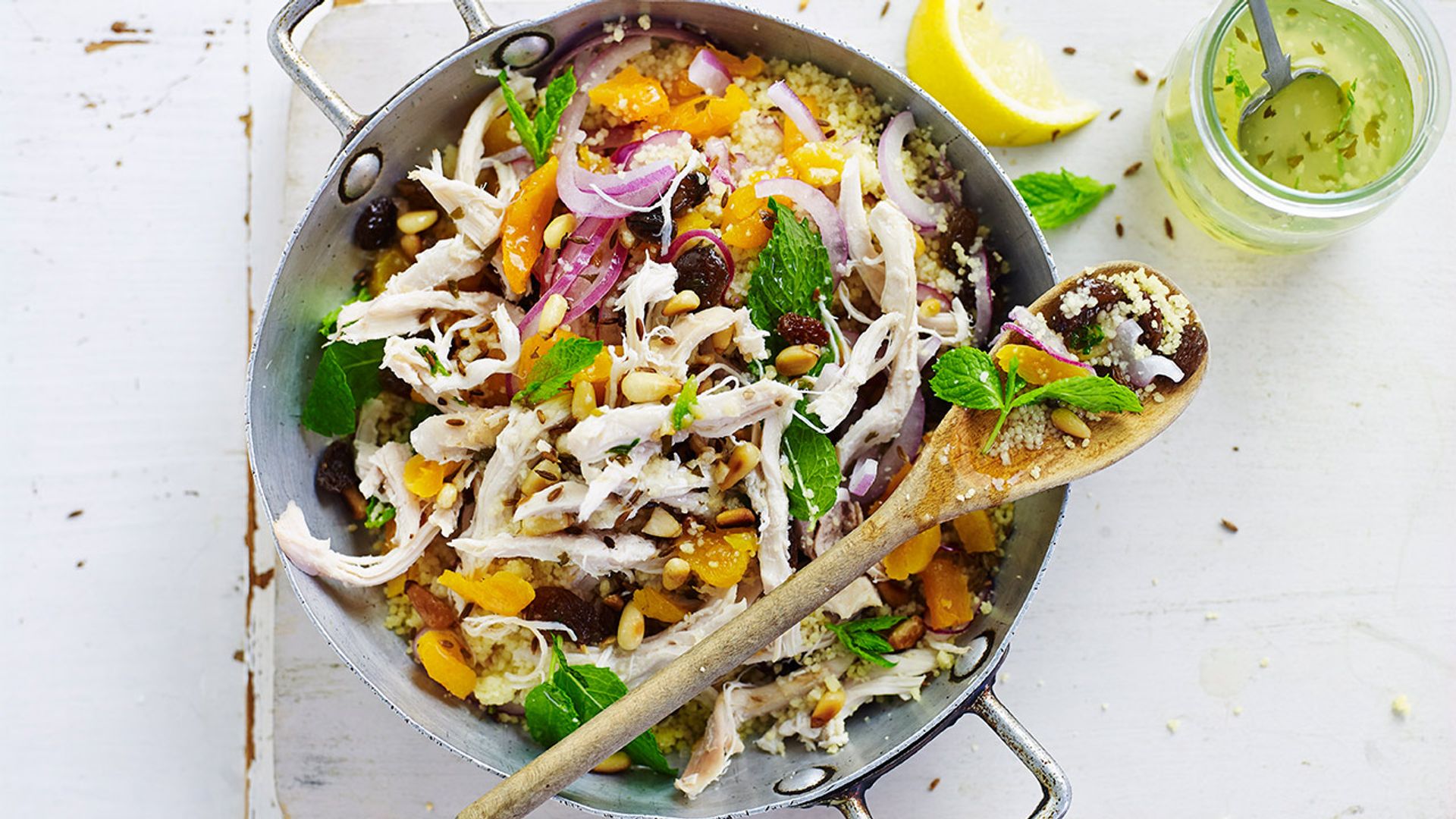 Ensalada árabe con cuscús y pollo
