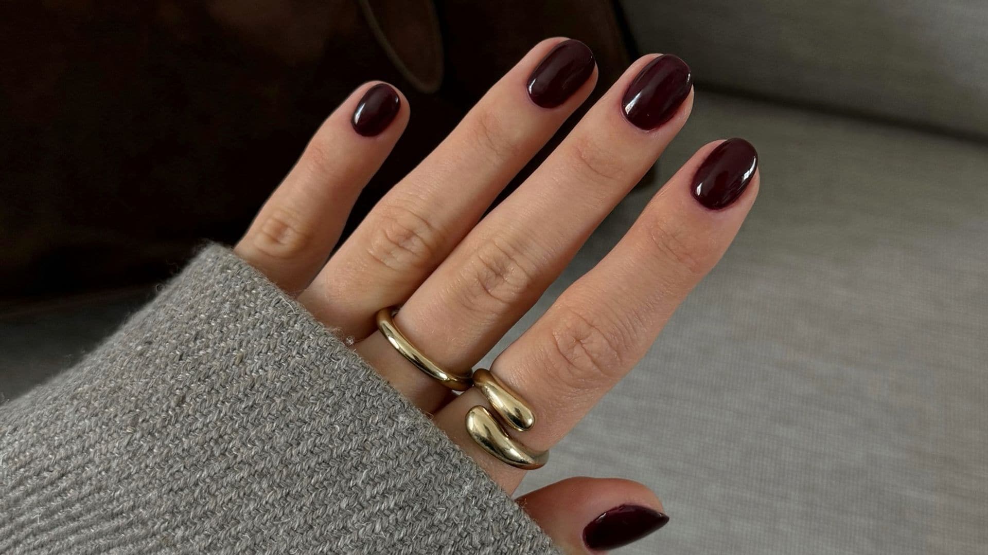 Manicuras oscuras: los 10 tonos de tendencia más pedidos en los salones este enero
