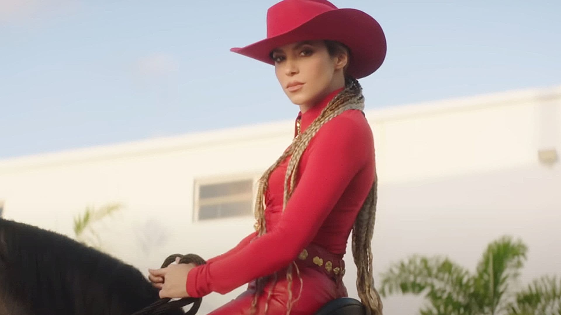 Analizamos el nuevo éxito de Shakira: de su defensa a la niñera de su hijos a los dardos a Piqué