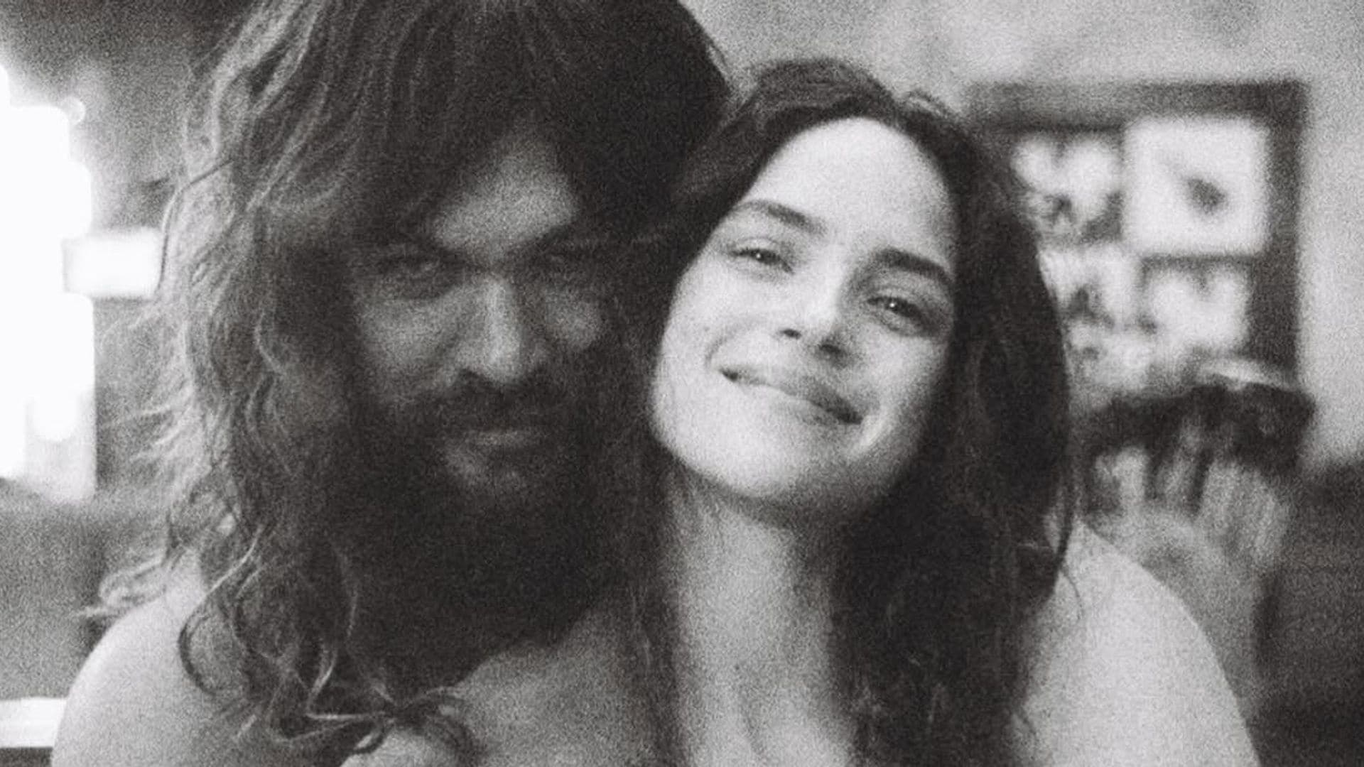 El detalle más romántico de Adria Arjona a Jason Momoa que está conquistando las redes