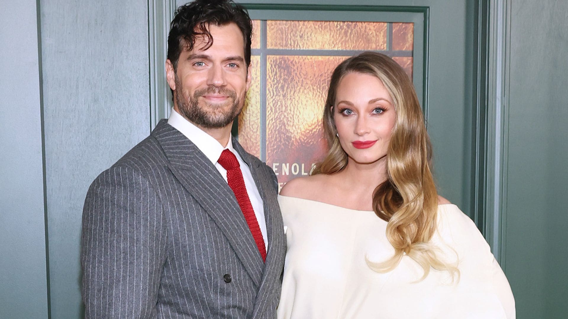 ¡Superman está enamorado! Henry Cavill posa por primera vez con su novia
