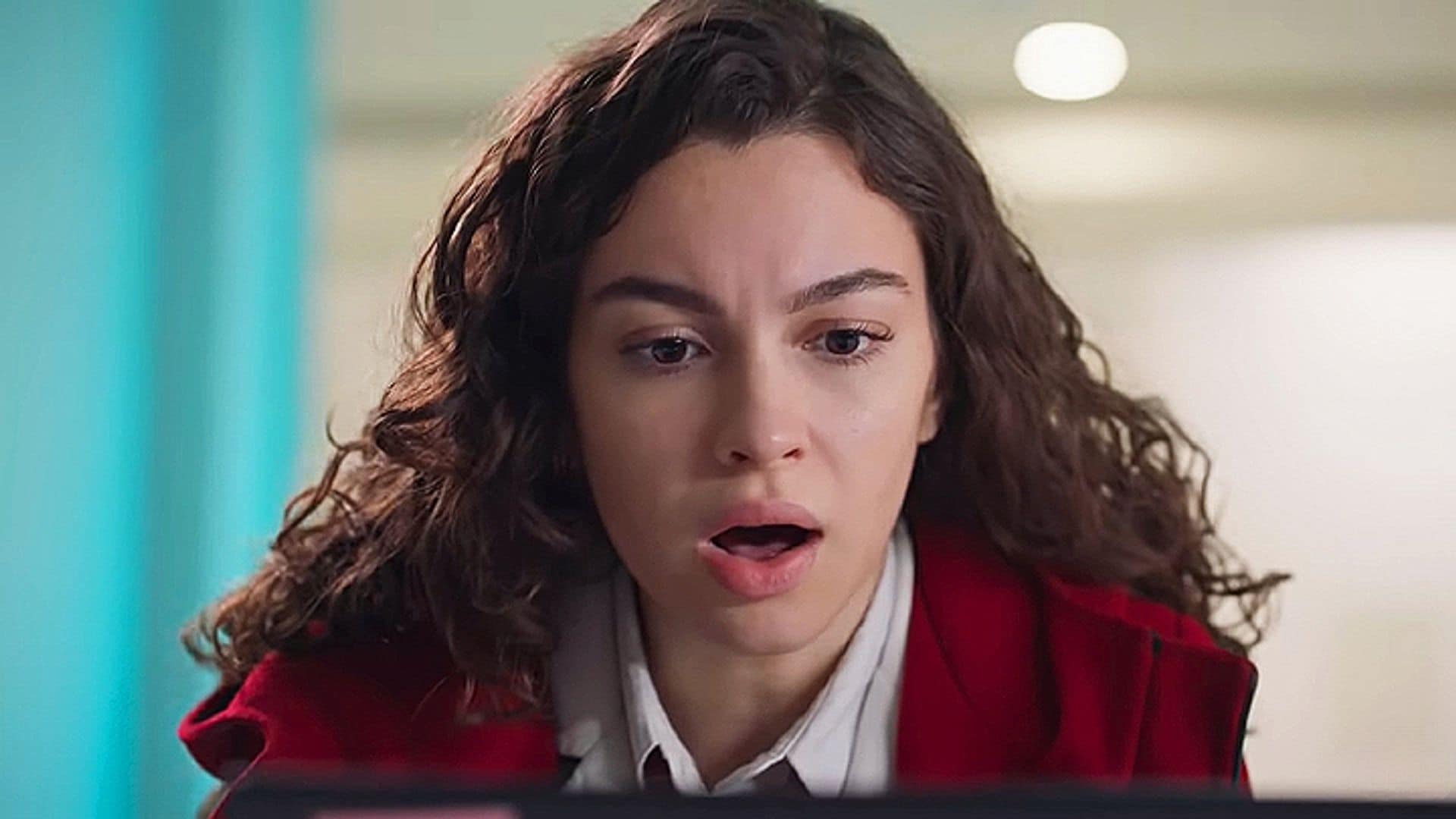 Avance de 'Hermanos': Asiye, en shock tras recibir el vídeo que puede cambiarlo todo