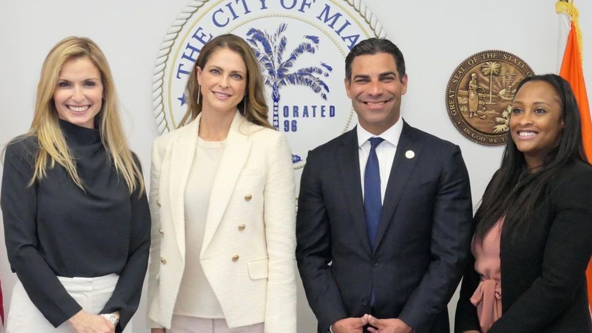 Magdalena de Suecia mantiene un encuentro con el alcalde de Miami por la infancia