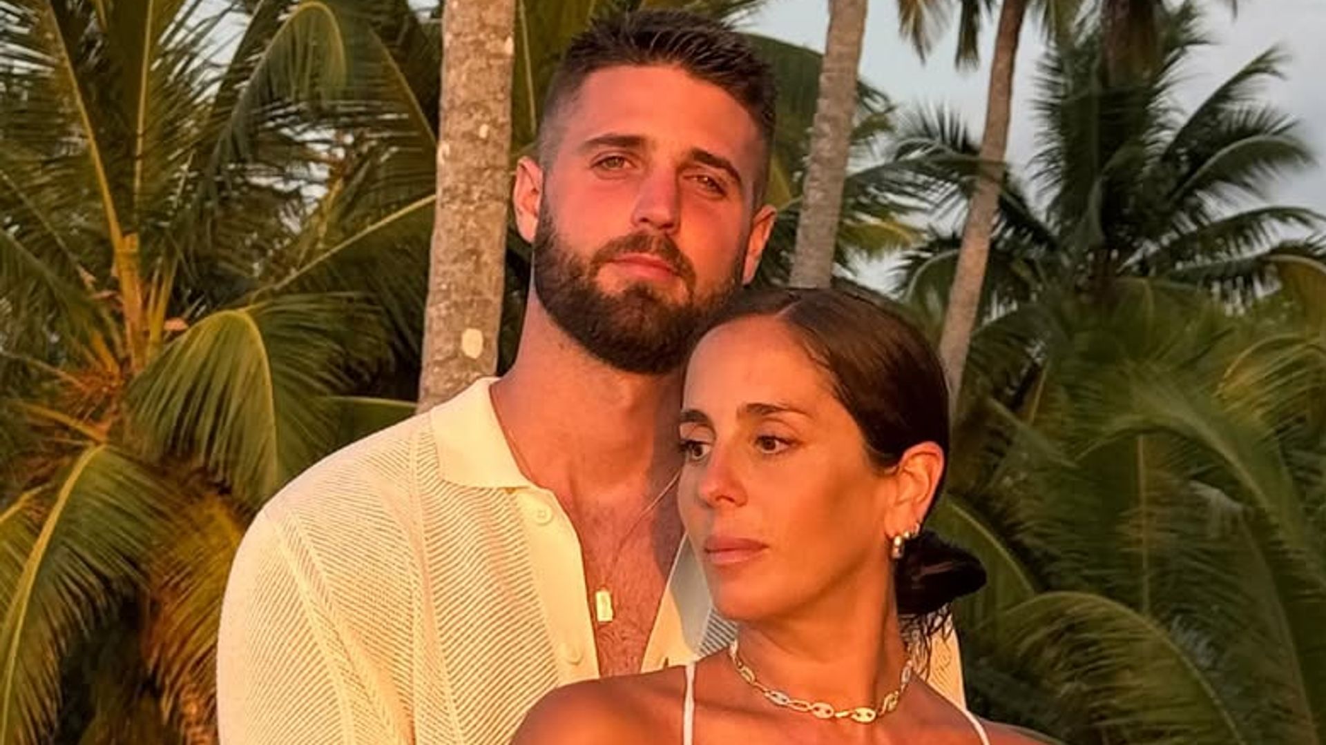 Anabel Pantoja y su beso de película en el mar con David Rodríguez que zanja su última crisis