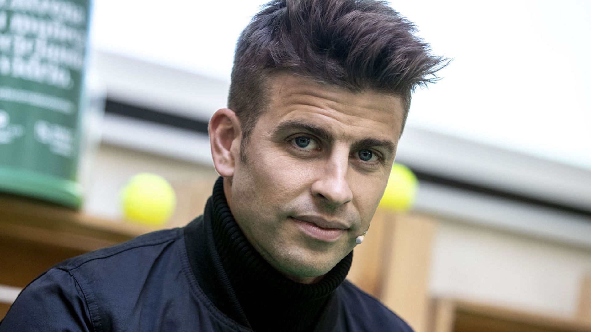 Gerard Piqué, muy cariñoso con su acompañante en el concierto de Dani Martín