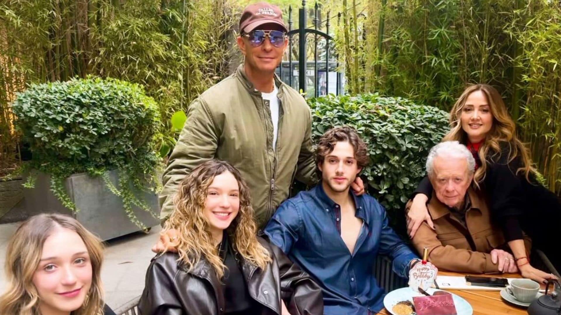 Andrea Legarreta y Erik Rubín celebraron a Tarik Othón