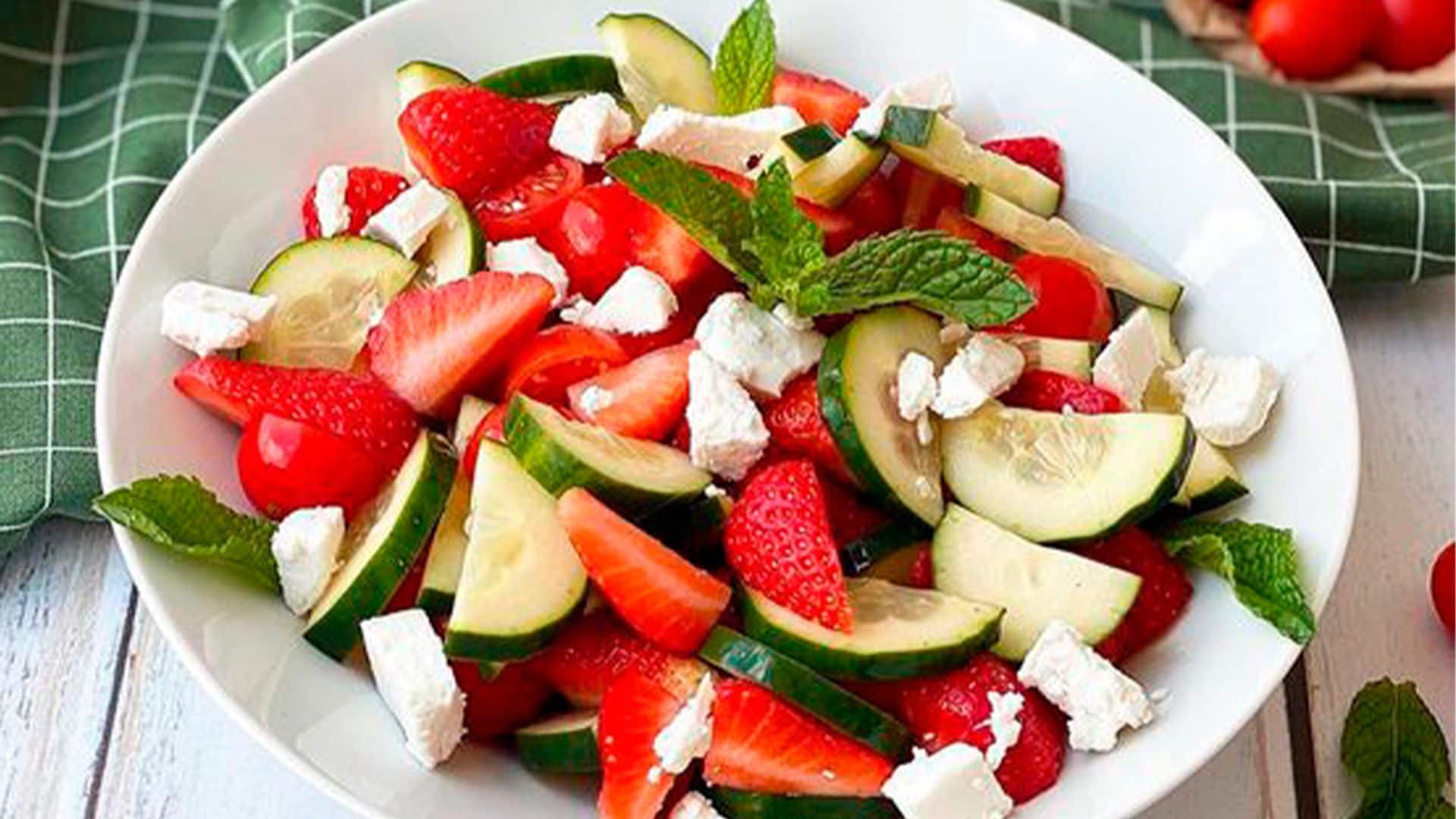 ¿Te sientes hinchada? ¡Prueba esta ensalada de sandía y pepino!