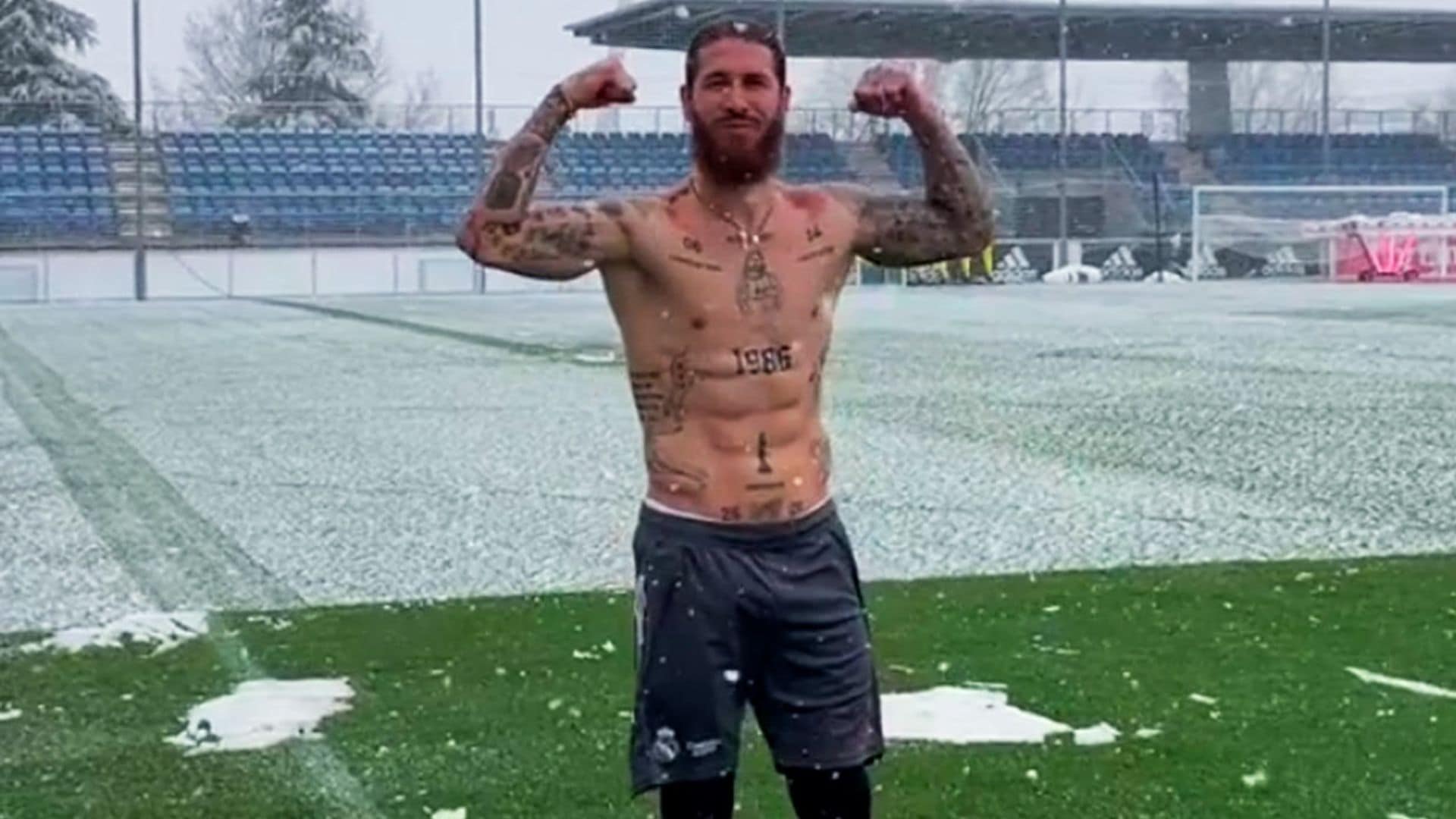 Bajo la nieve y sin camiseta: Sergio Ramos se hace viral desafiando a las bajas temperaturas