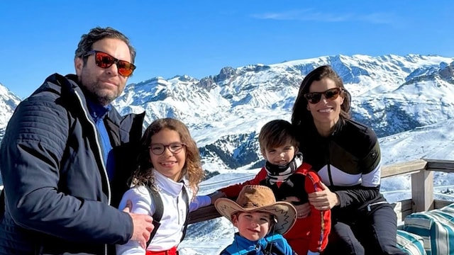 Bárbara Coppel y su familia de vacaciones en los Alpes franceses.