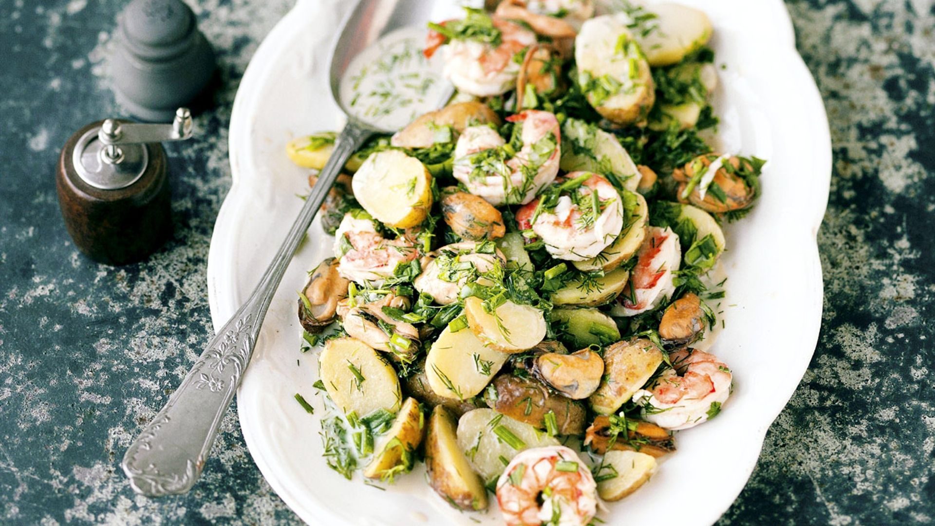 Ensaladas de patata perfectas para 'comerse el mar'