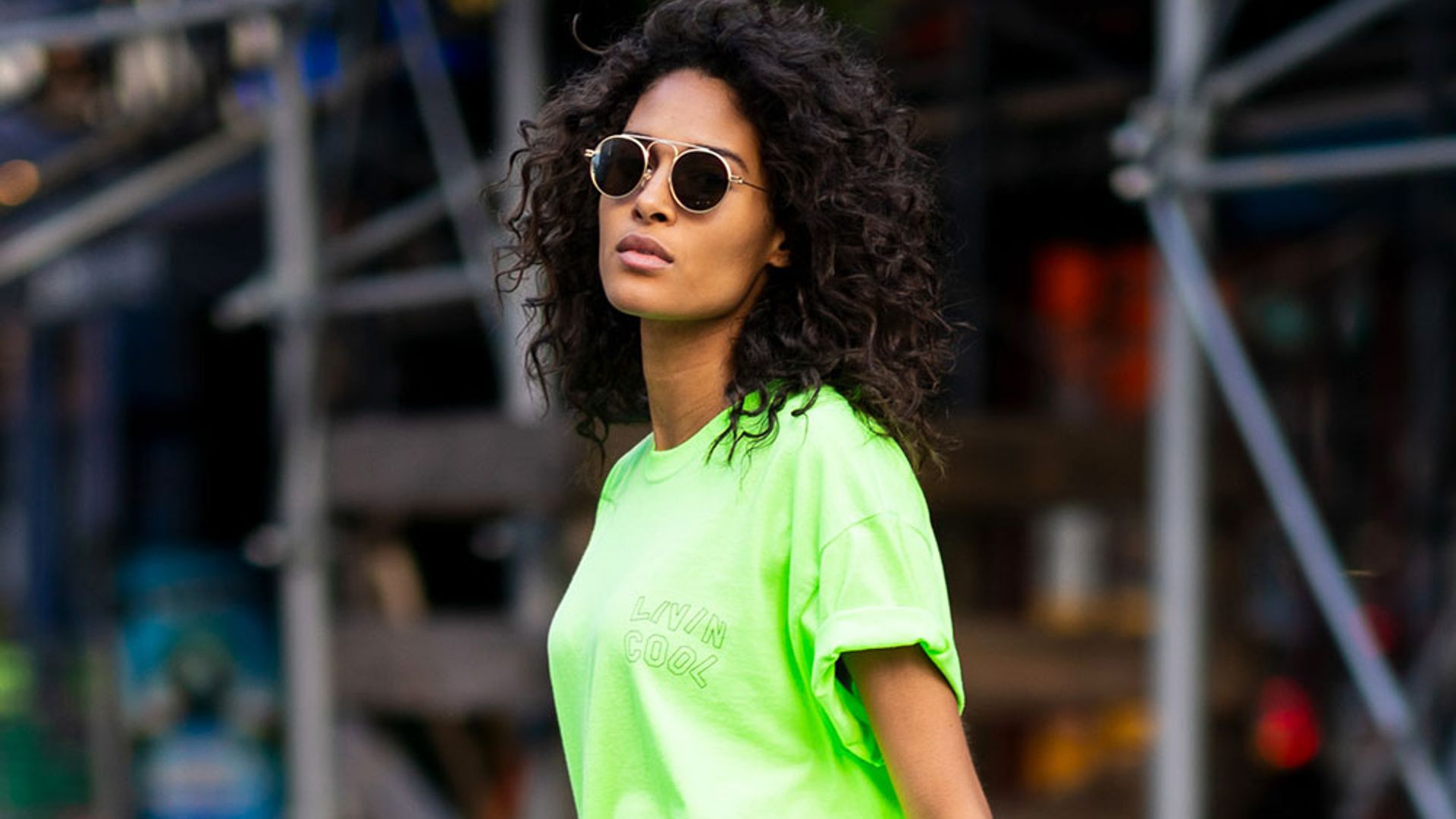 La modelo francesa Cindy Bruna transforma en arte su dolor por Notre Dame