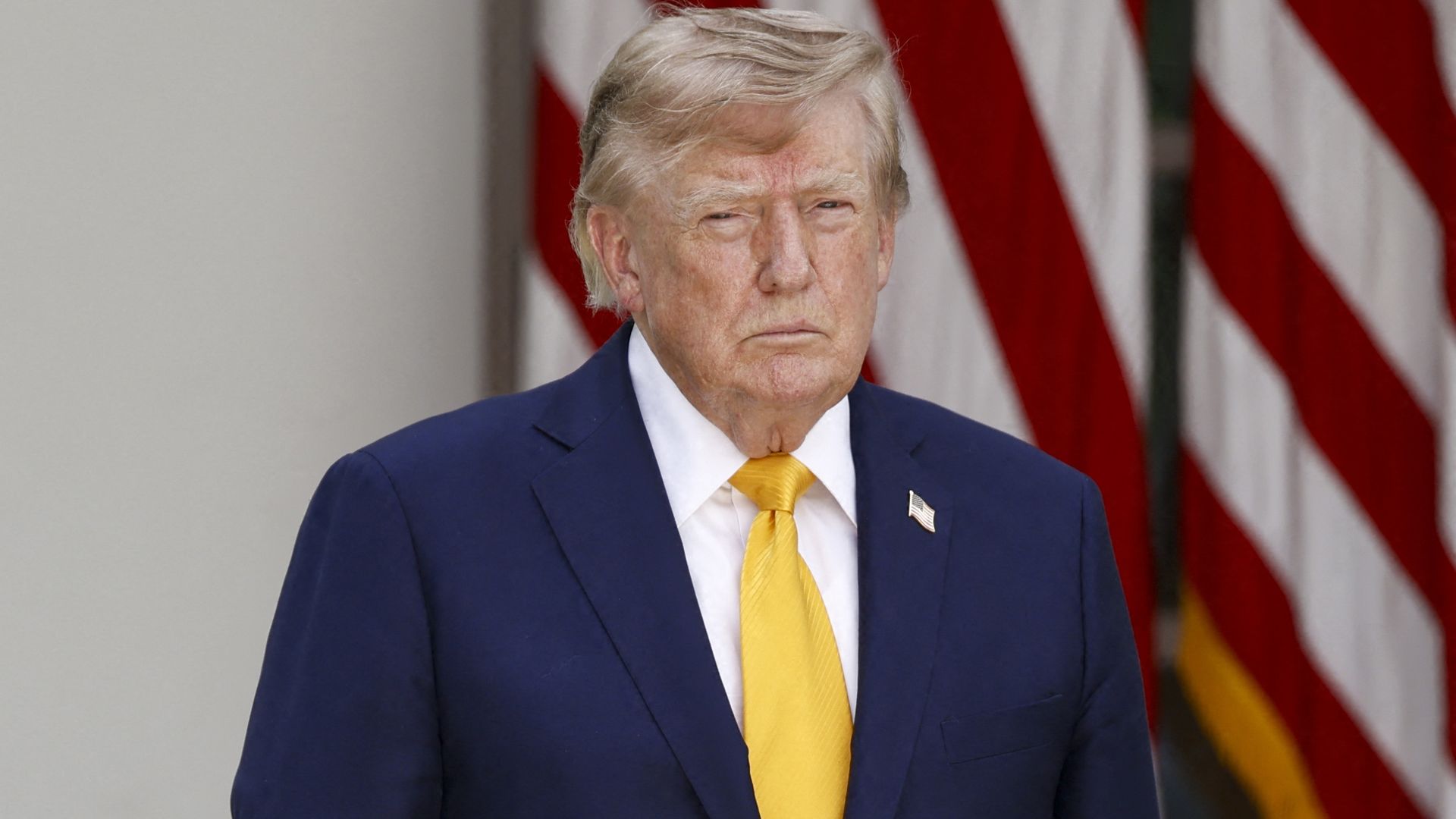 La inesperada medida que ha tomado Donald Trump tras la muerte Dolly Parton y que afecta a todo EE.UU.