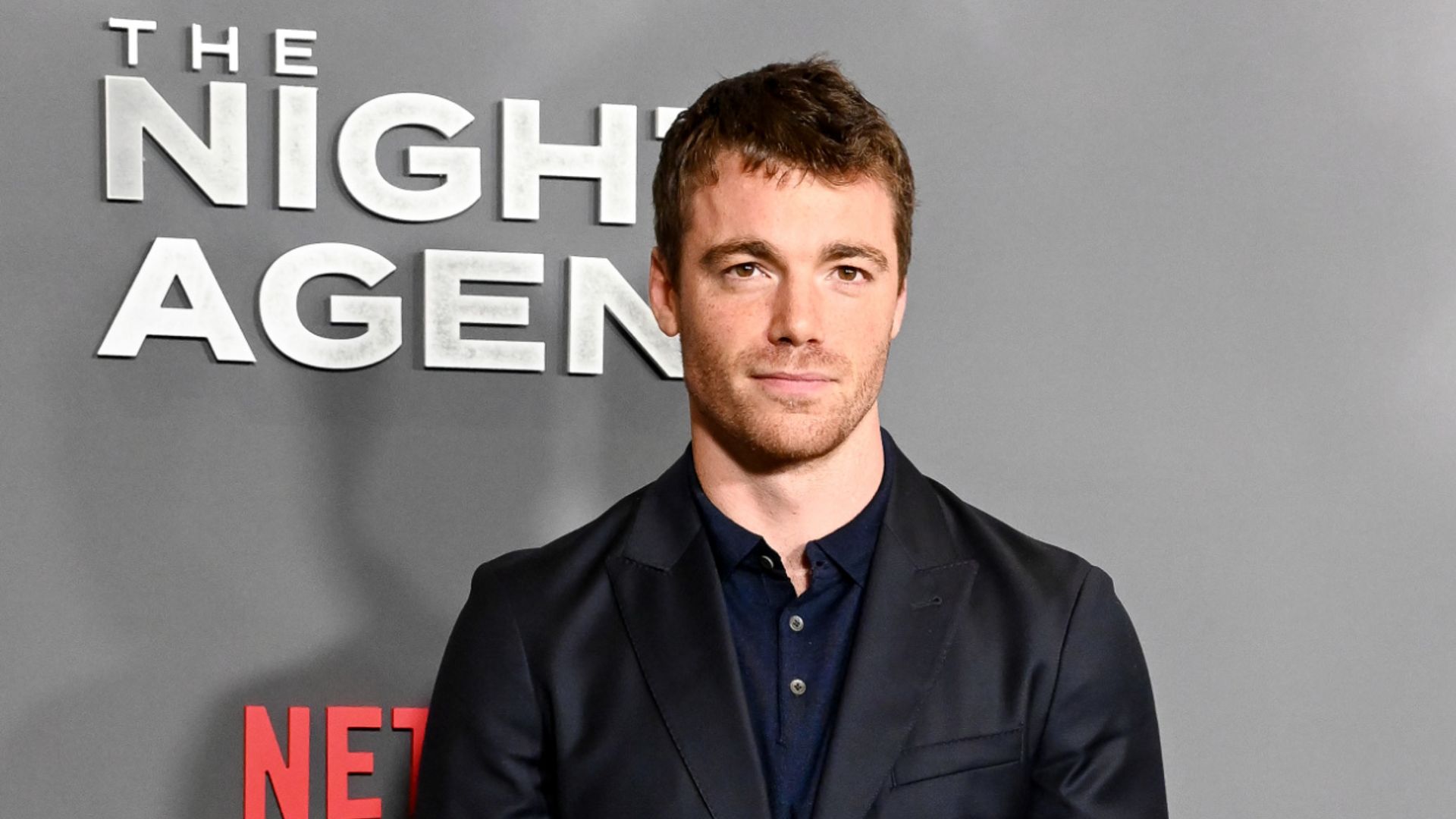 Conoce a Gabriel Basso, el atractivo protagonista de 'El agente nocturno' que se ha convertido en todo un fenómeno