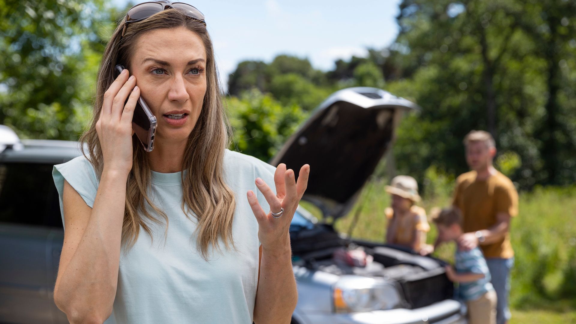 Cómo evitar averías en tu coche estas vacaciones: las 20 revisiones clave antes de viajar