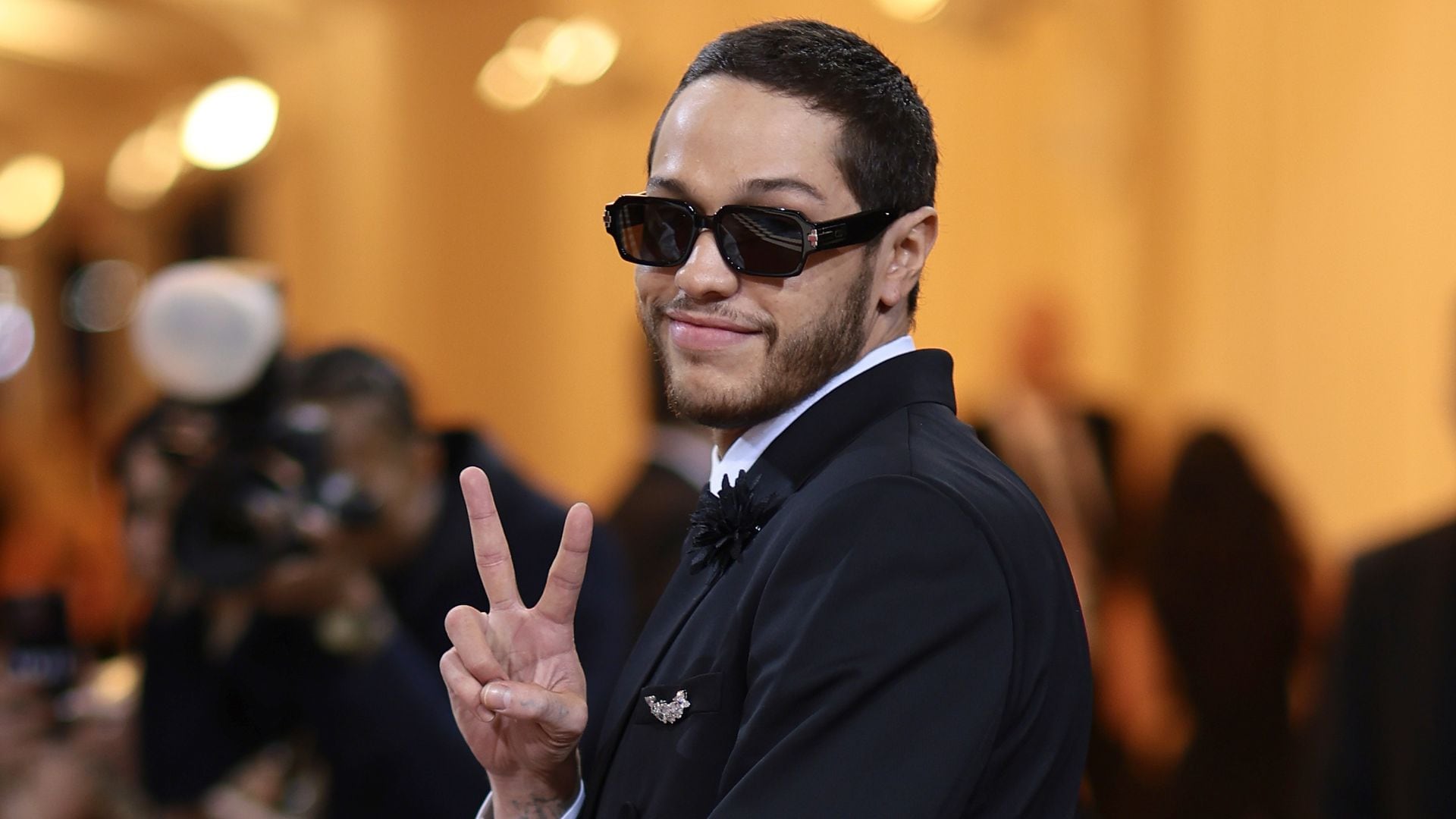 Pete Davidson le desea lo mejor a Ariana Grande en su camino al Oscar: 'Espero que se lleve el oro'