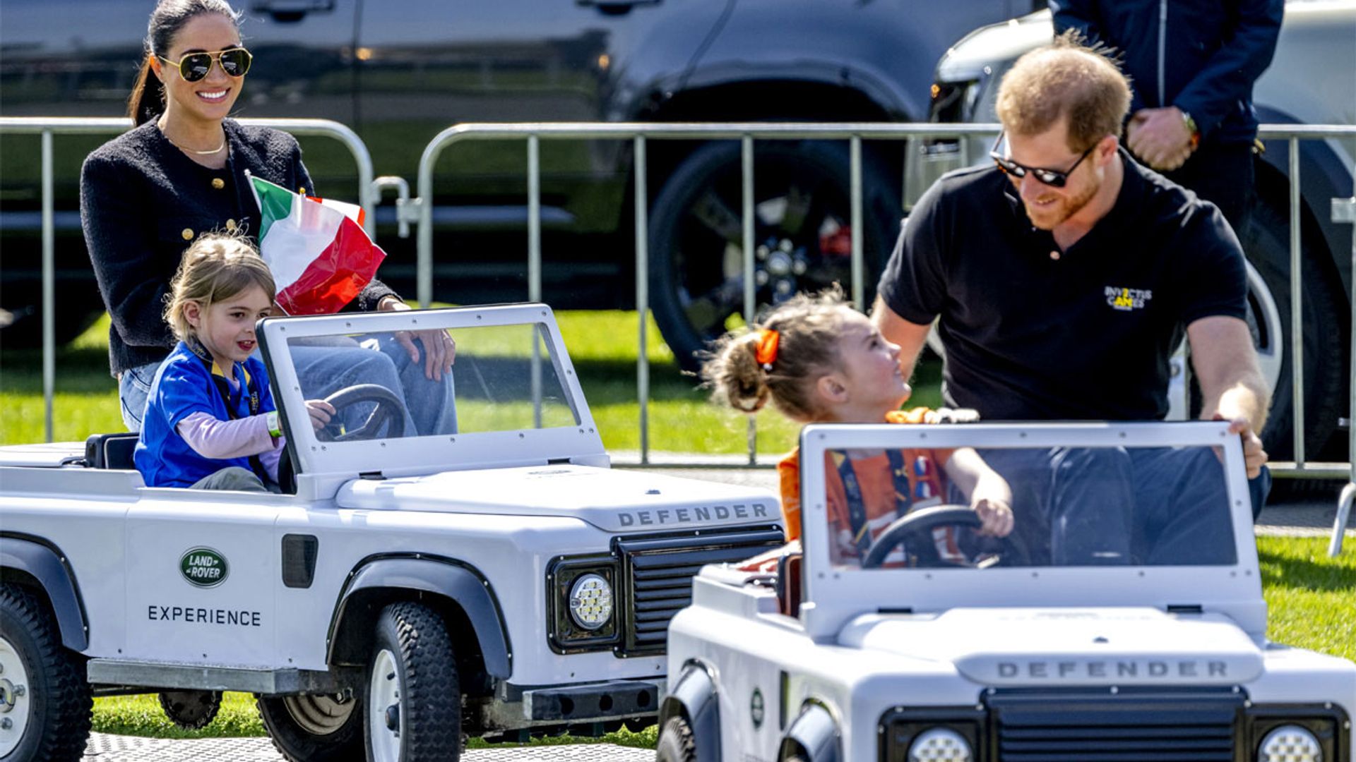 ¡A toda velocidad! Los duques de Sussex se divierten como niños en los Juegos Invictus