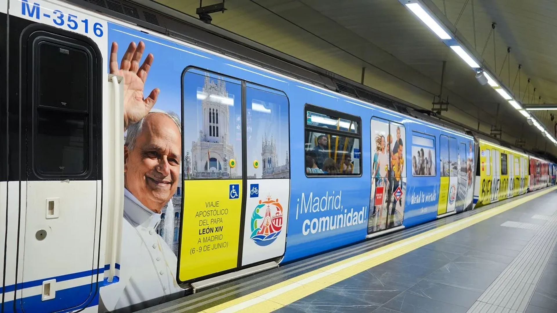 Metro especial para la visita del Papa León XIV, con imágenes conmemorativas