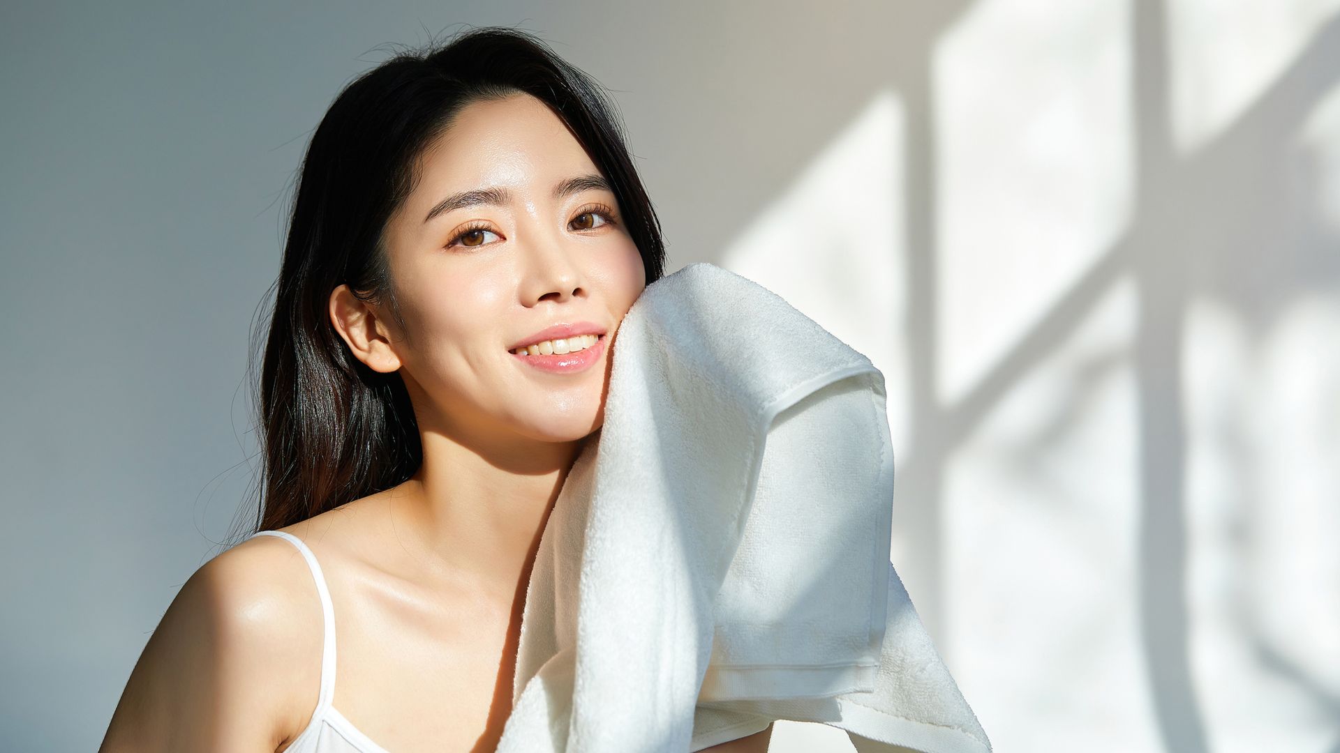 Cristina Ionescu, médico estético: "Los coreanos, que viven en el futuro, han ideado el 'microneedling' en formato crema"