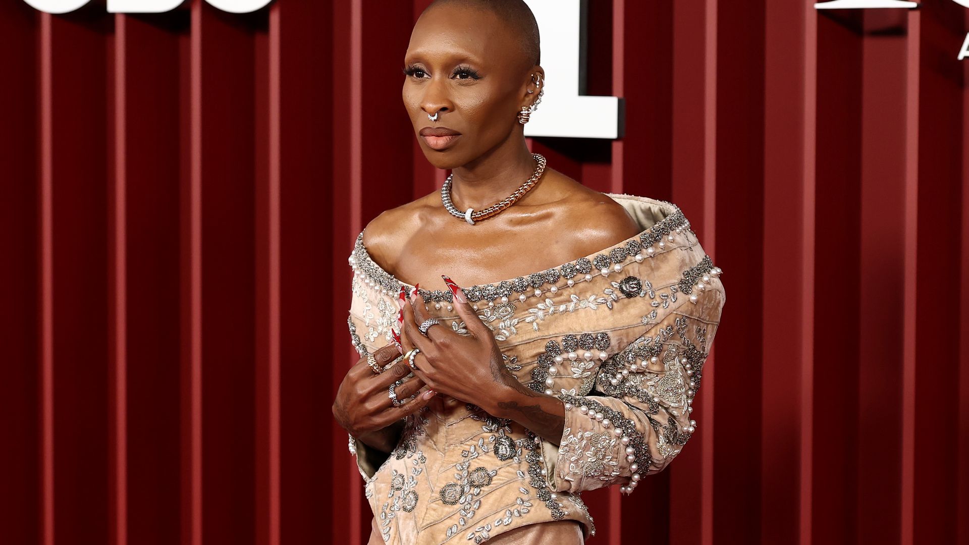 Cynthia Erivo arrasa en los Tony Awards 2025 con sorprendentes cambios de 'look'