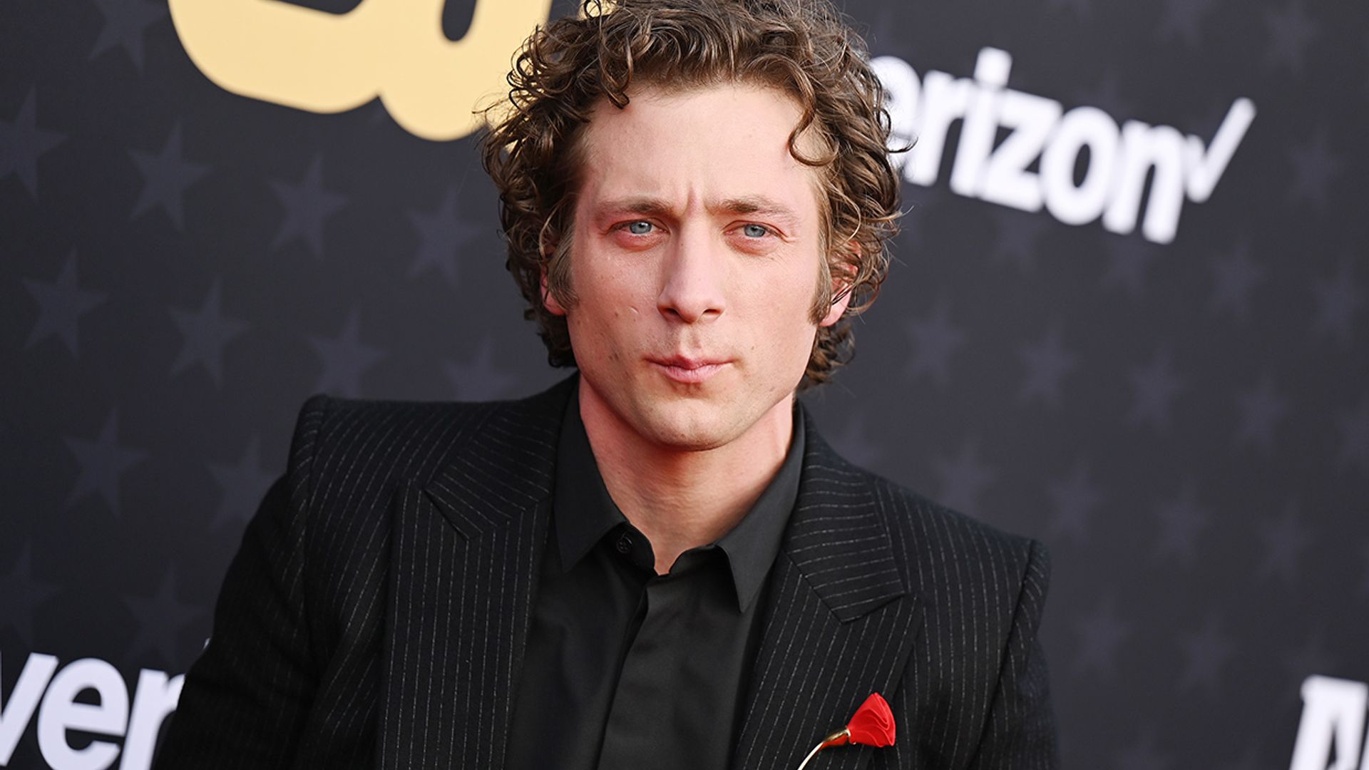 Jeremy Allen suma éxitos, mientras Rosalía podría dar el salto a Hollywood con Ana de Armas