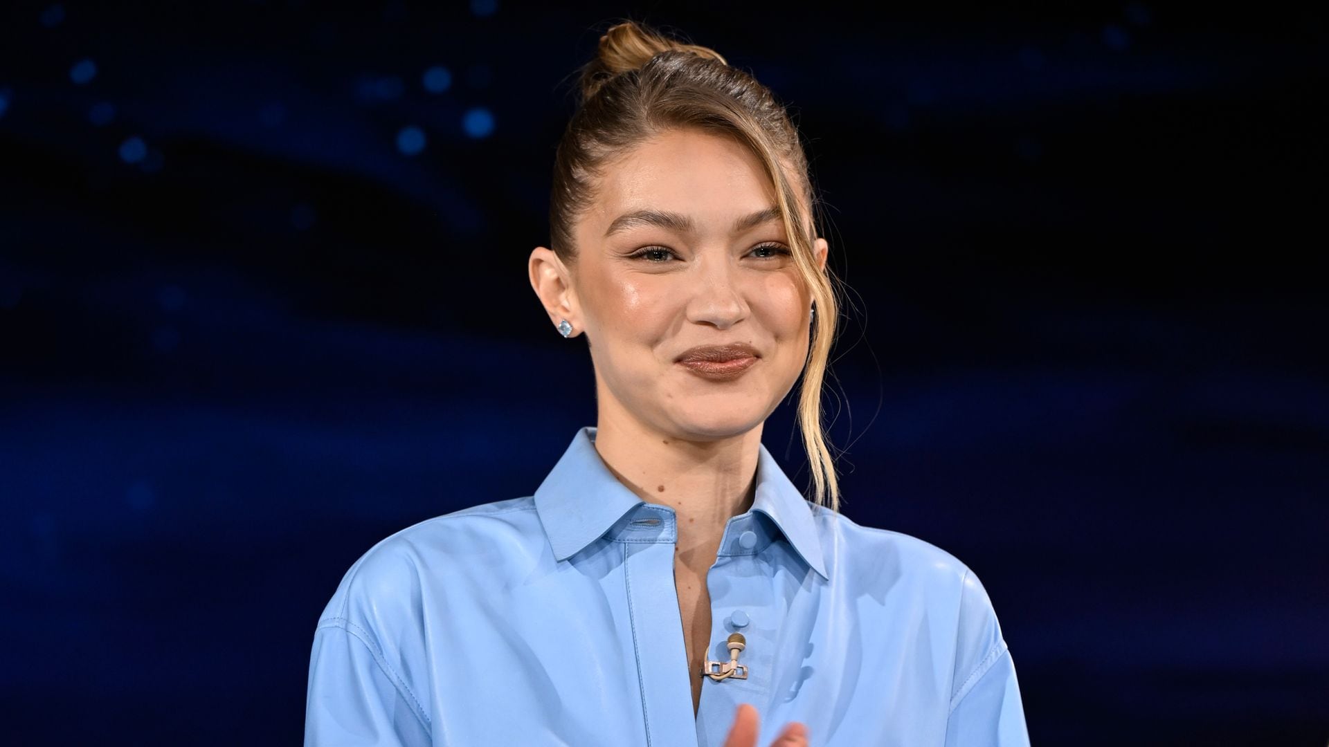 Gigi Hadid ha reinventado el 'look' de oficina con elegancia y estilo