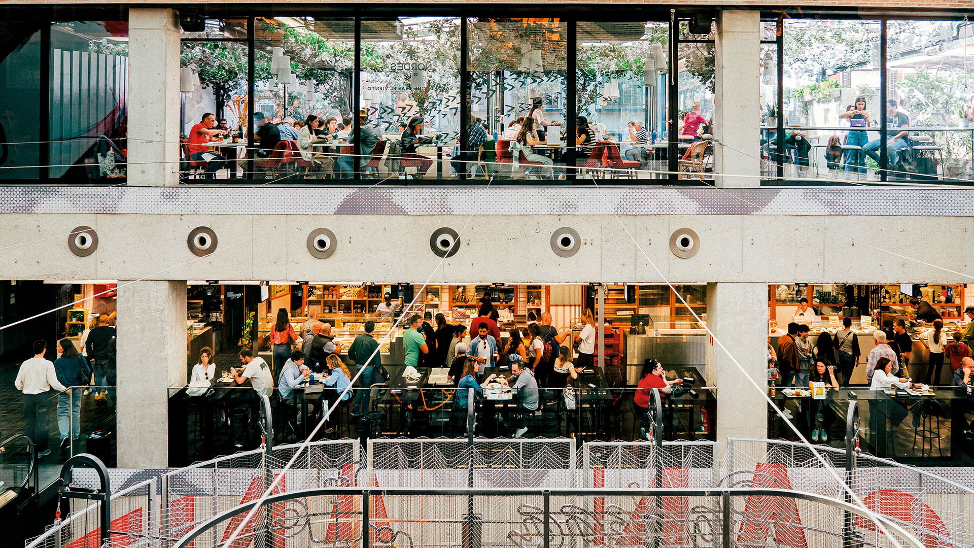 Ambiente del Mercado de San Antón.