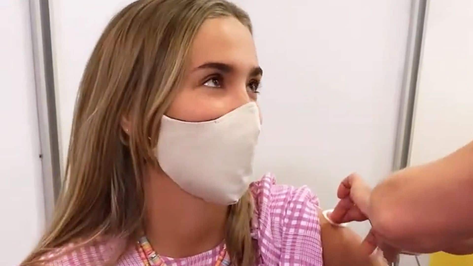 María Pombo responde a la polémica y aclara por qué ha sido vacunada contra el coronavirus con 26 años