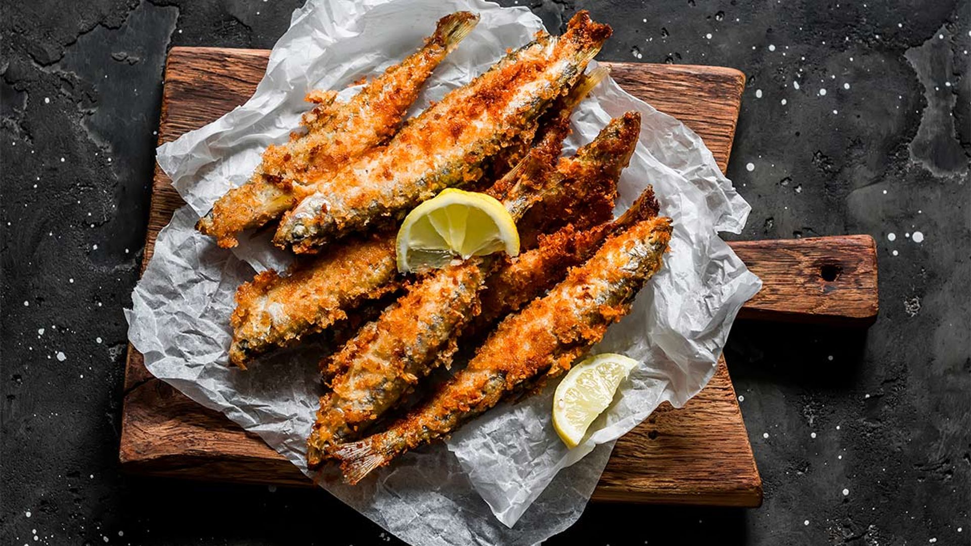 Sardinas empanadas al pimentón