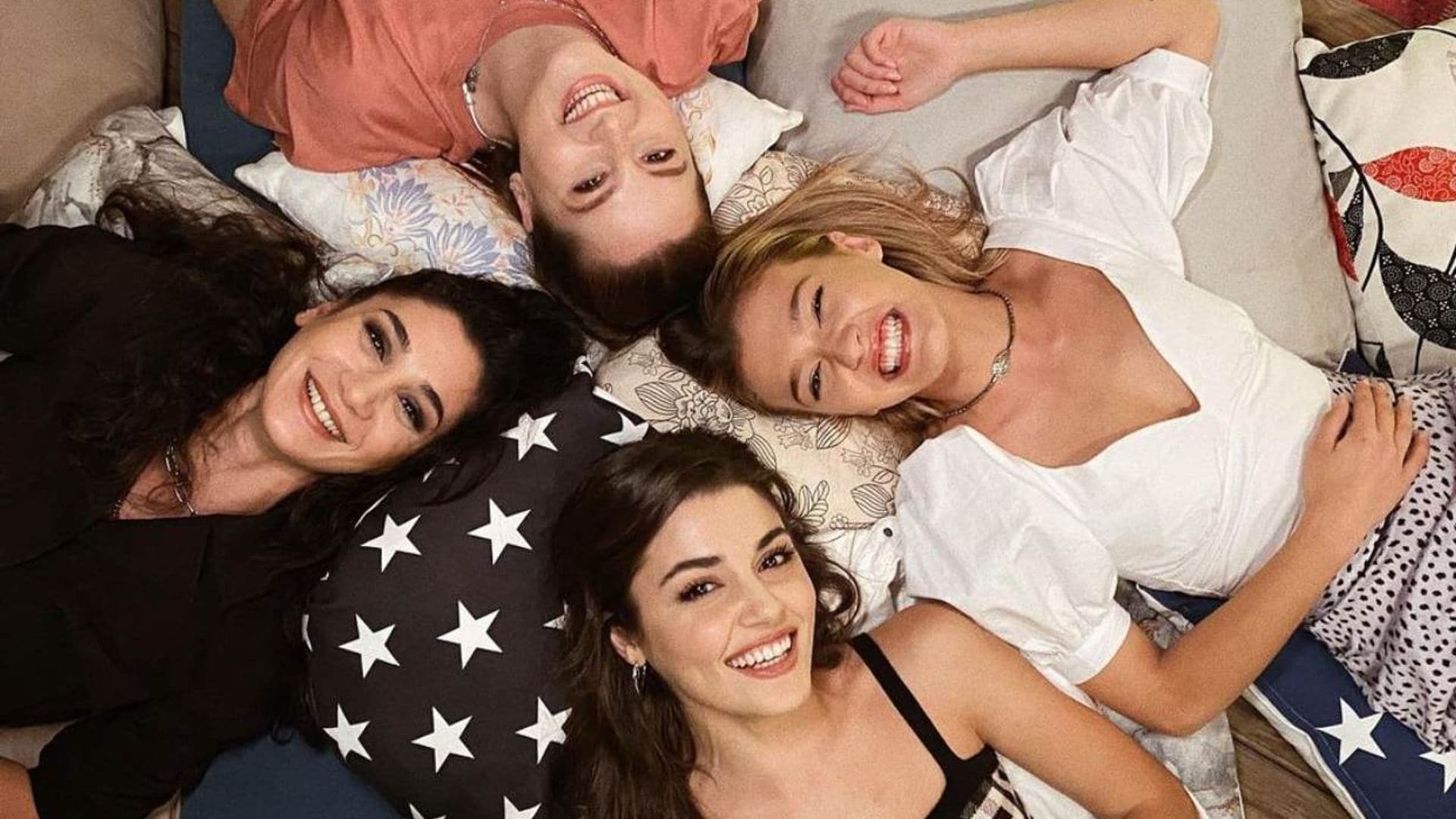 Conflicto real en 'Love is in the air': Sitare Akbaş sale con el exprometido de su compañera Hande Erçel
