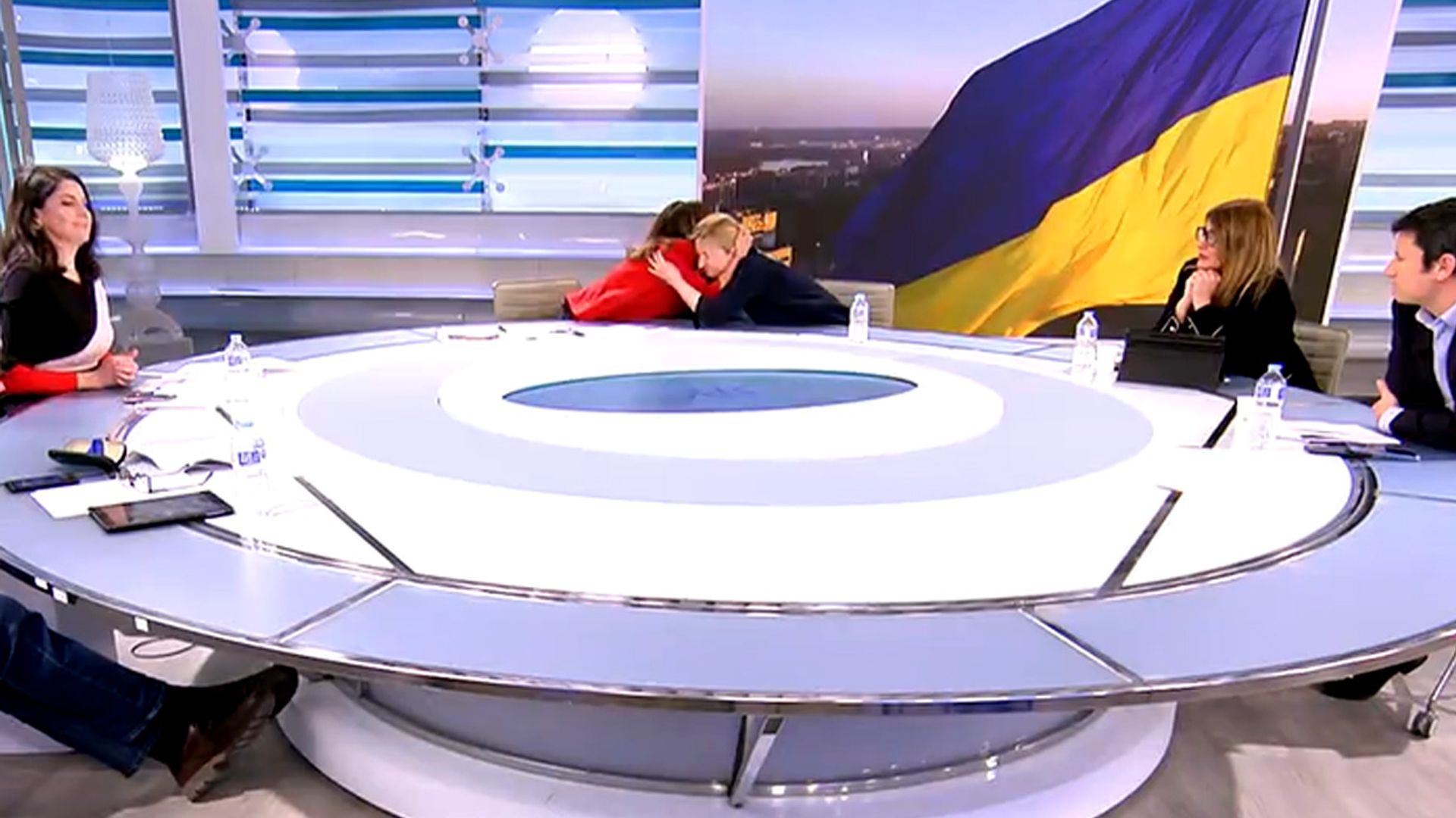 Las lágrimas de una refugiada ucraniana y el abrazo de Ana Terradillos en 'El programa de Ana Rosa'