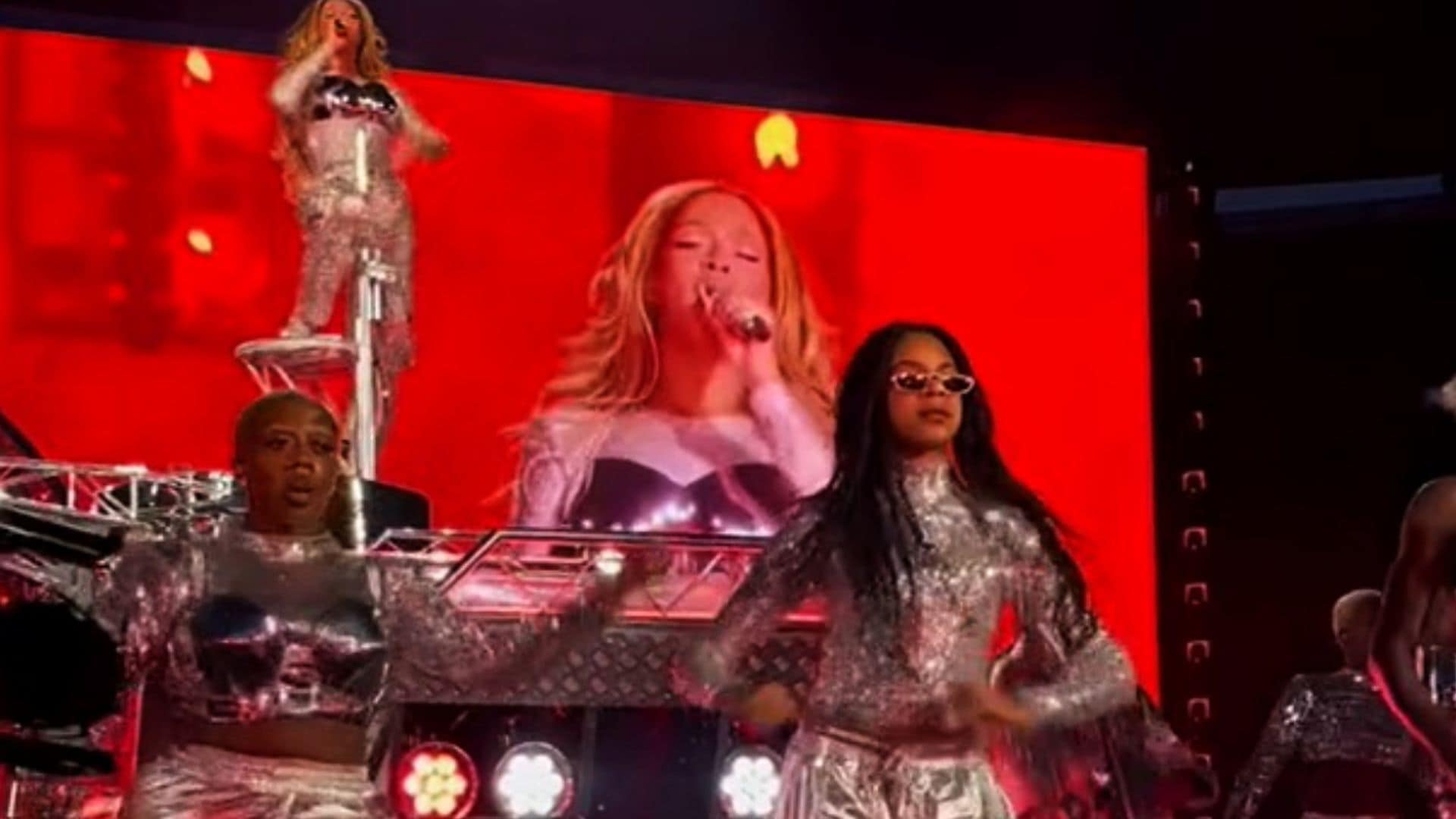 No te pierdas el vídeo viral de la hija de Beyoncé, Blue Ivy, bailando con su madre en su concierto de París