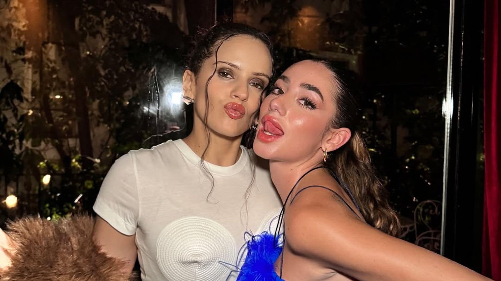 La conexión más inesperada del momento: Rosalía y Lola Lolita, inseparables fuera de los focos