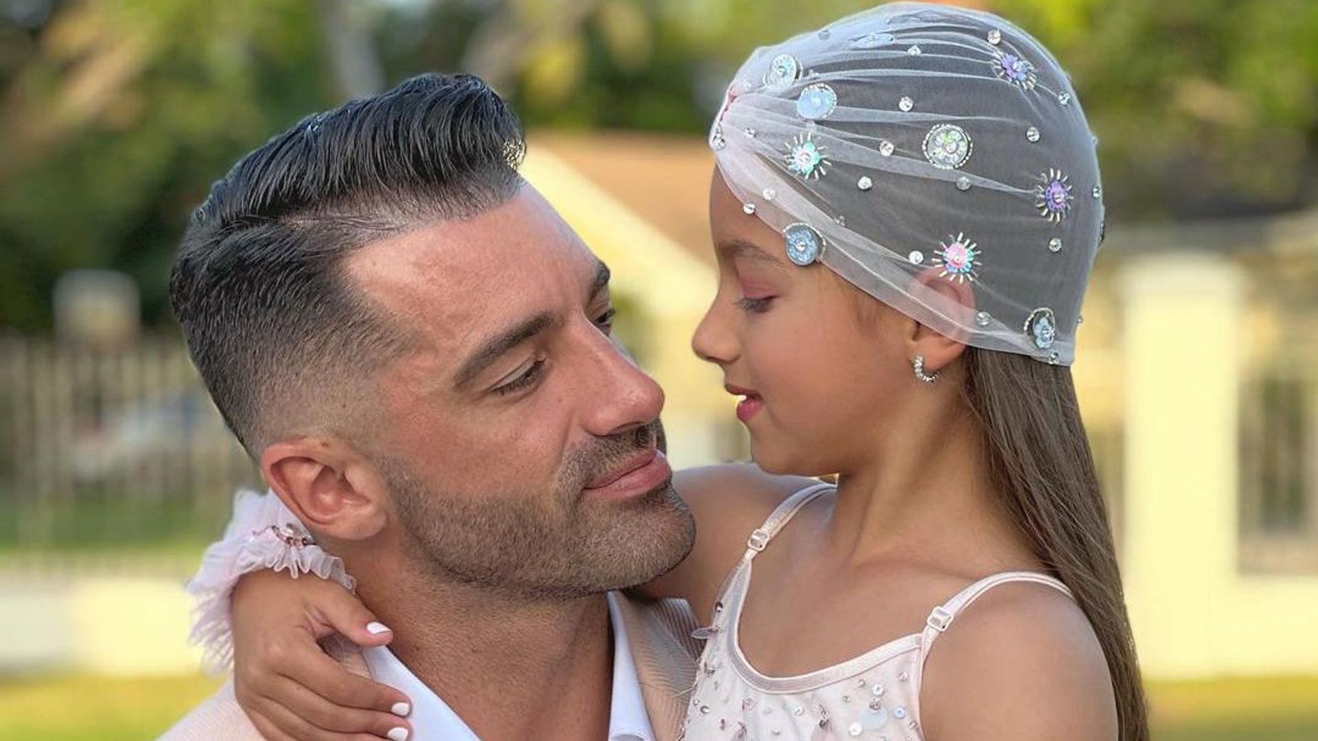 Alaïa pide a sus fans salvar a su papá, Toni Costa, de ser eliminado: ‘Voten por mi papi’