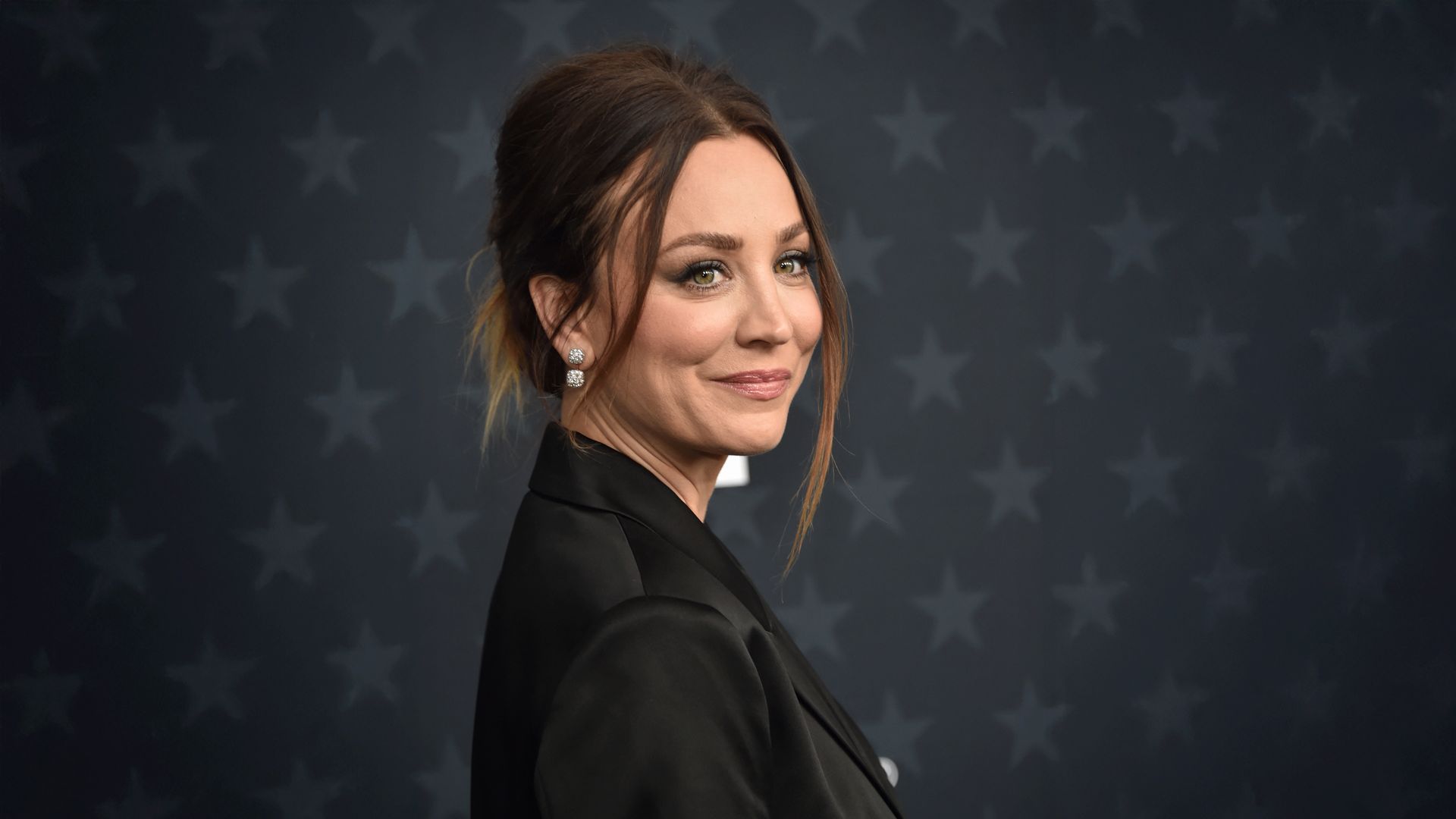 Kaley Cuoco explica la razón por la que ella y su marido duermen en habitaciones separadas (y muchas parejas se van a ser indentificadas)