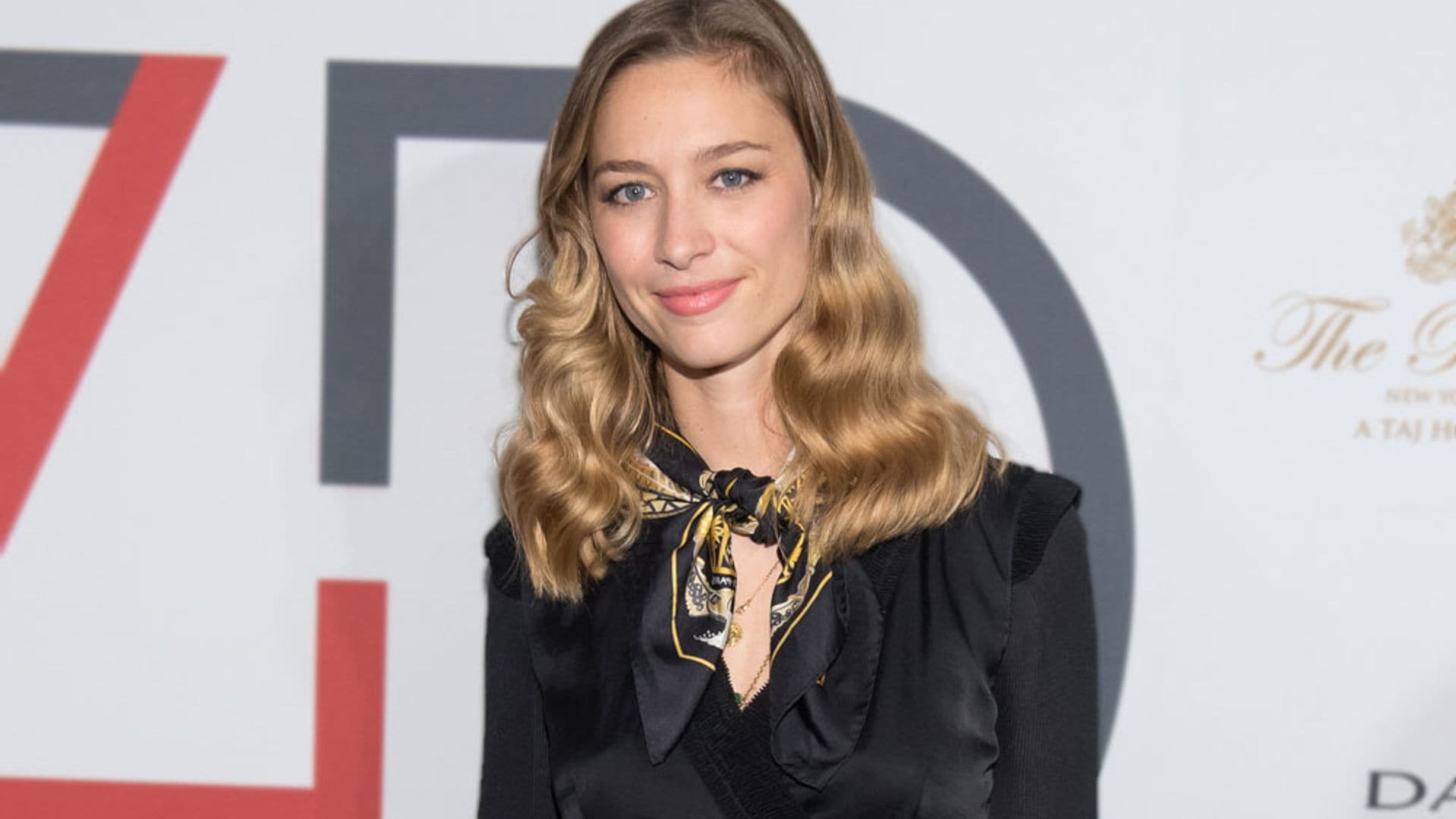 Haz como Beatrice Borromeo: elige prendas beis para ser la más elegante, sin sumarte años