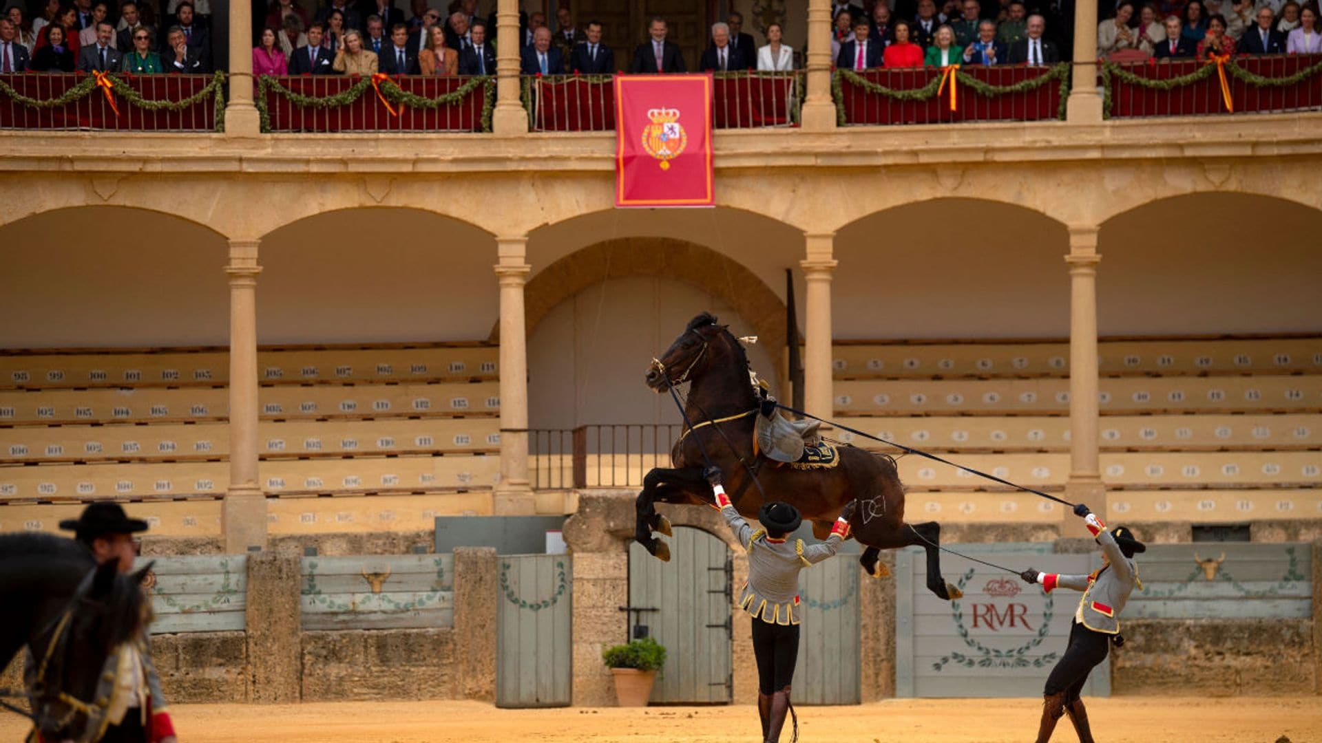 El rey Felipe viaja a Ronda, mientras su padre se encuentra en Sanxenxo