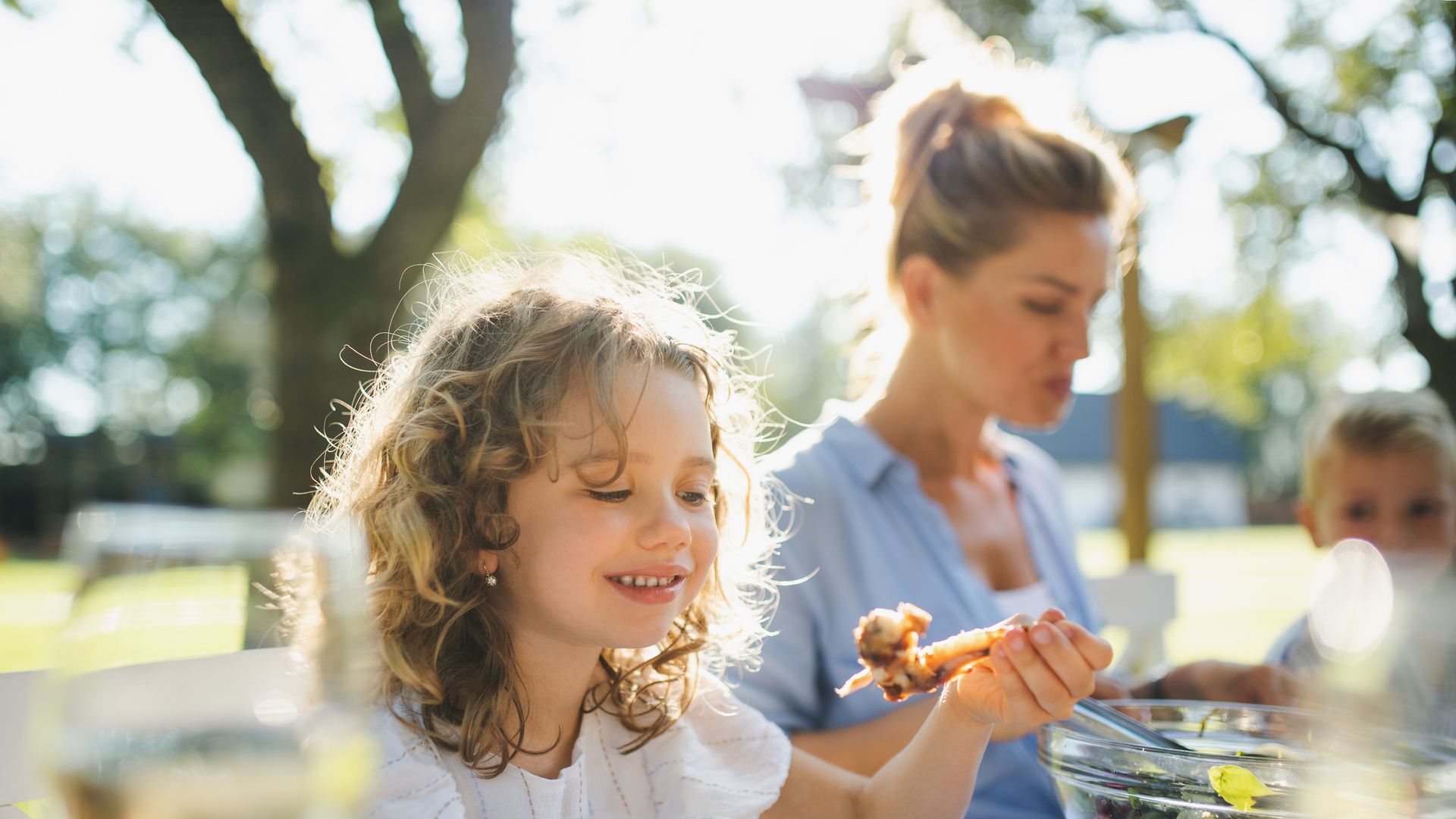 Marcela González-Gross, experta en nutrición: "La alimentación de los niños y adolescentes tiene que ser diferente de la de los adultos"
