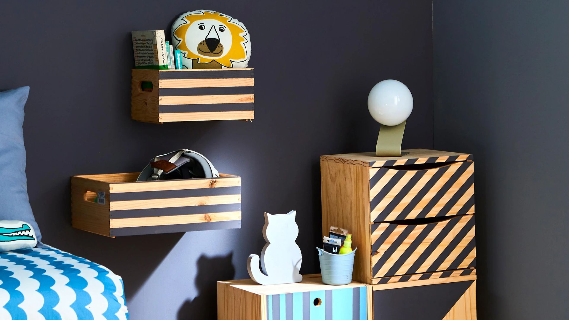 Cómo crear un mueble de almacenaje con cajas de madera paso a paso