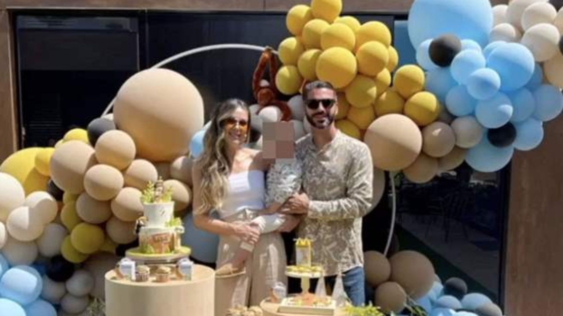 Lorena Gómez y René Ramos posan juntos y felices en el cumpleaños de su hijo desmintiendo los rumores de crisis